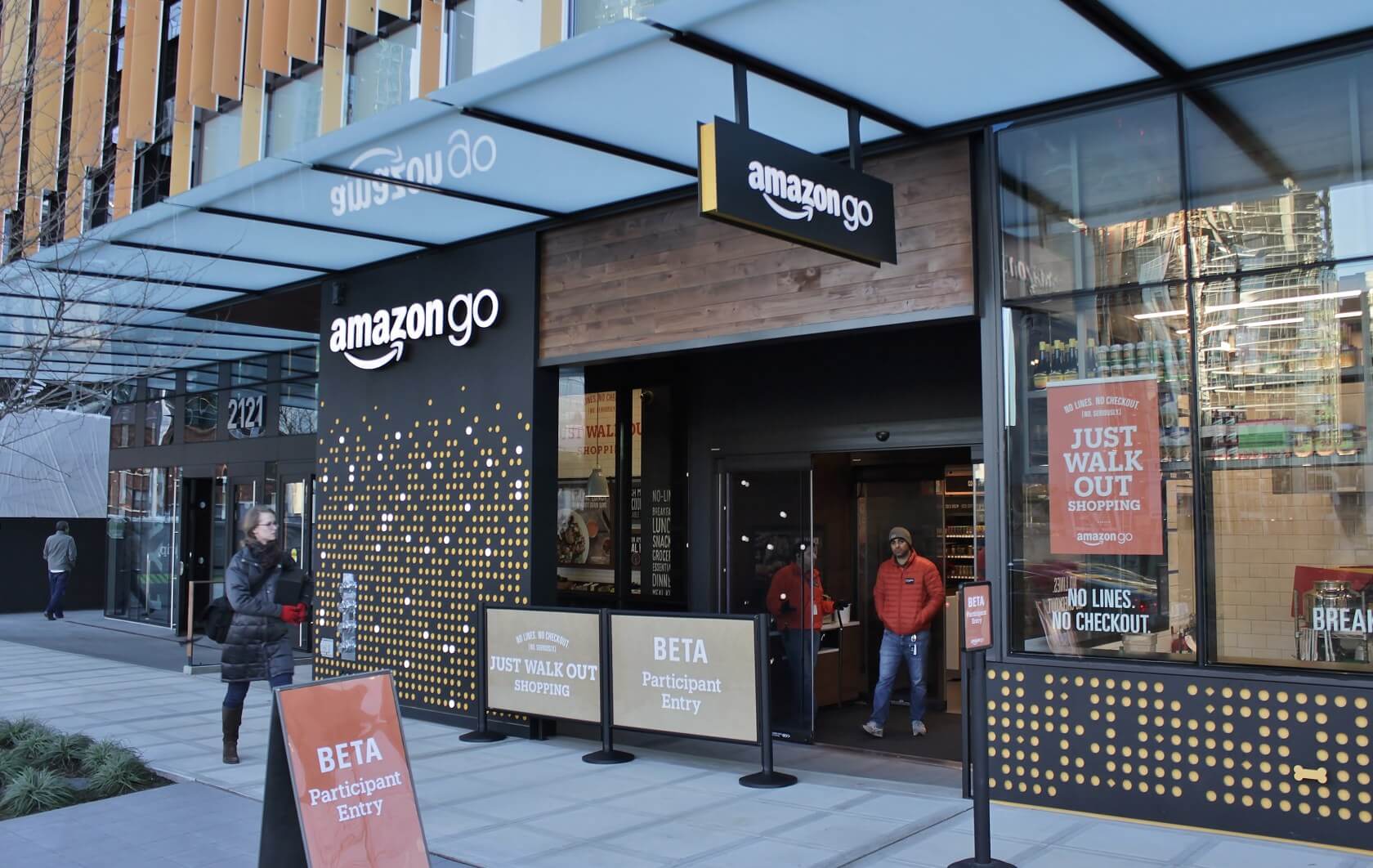 Philadelphia bill bans cashless retail stores, throwing a wrench into Amazon's plans