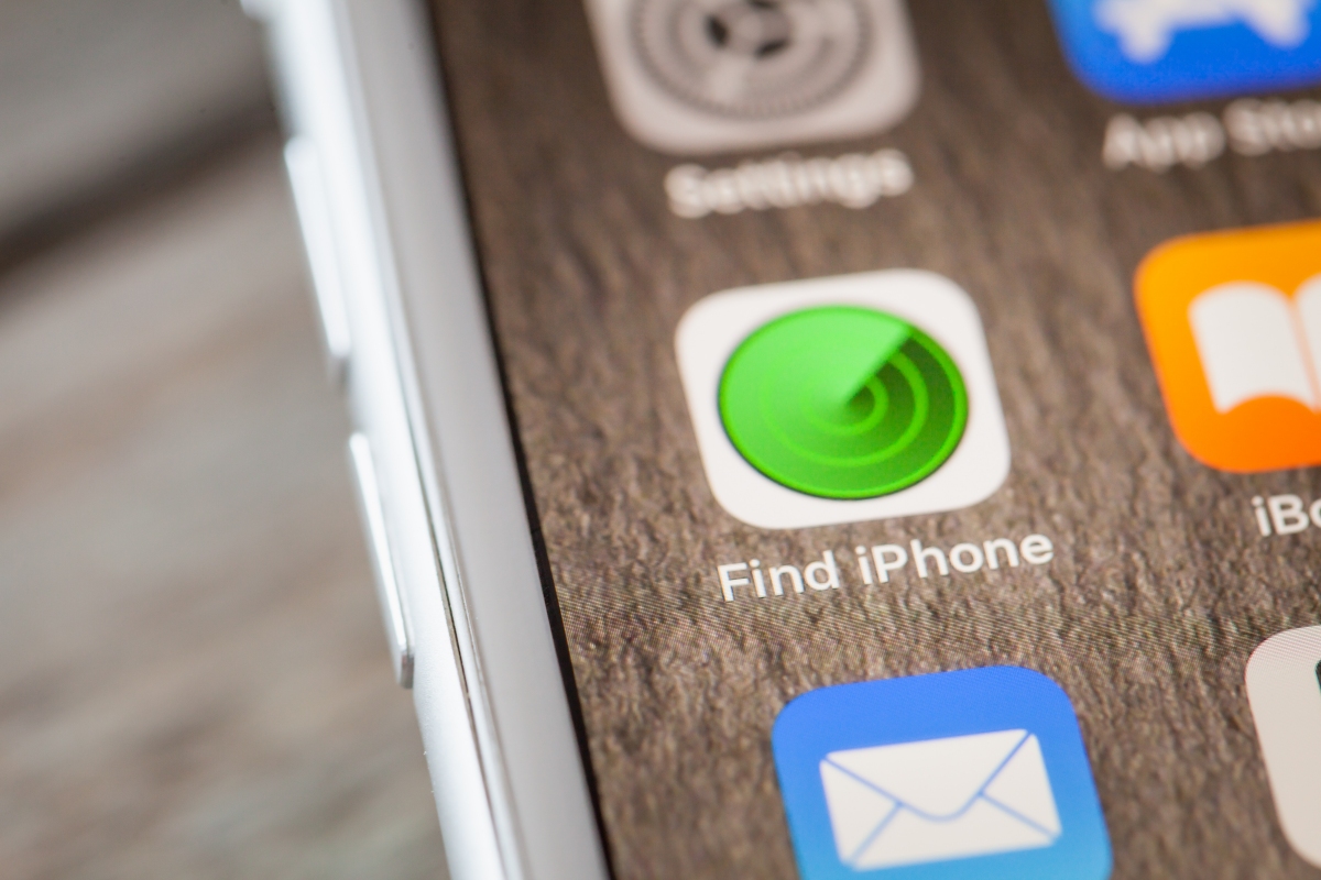 Apple rolling Find My Friends and Find My iPhone into one app, developing Tile-like hardware tracker