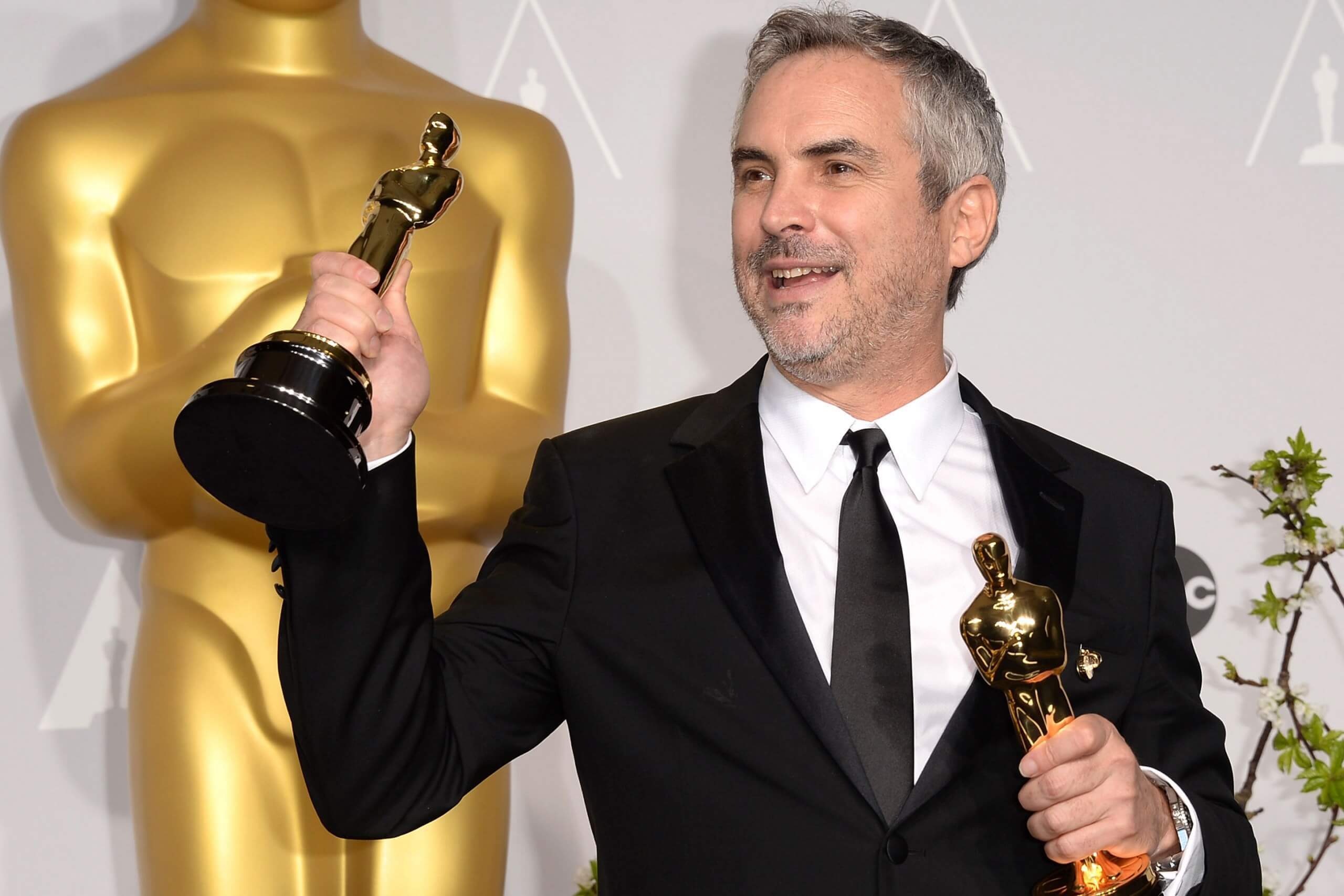 Academy votes streaming movies can contend for Oscars
