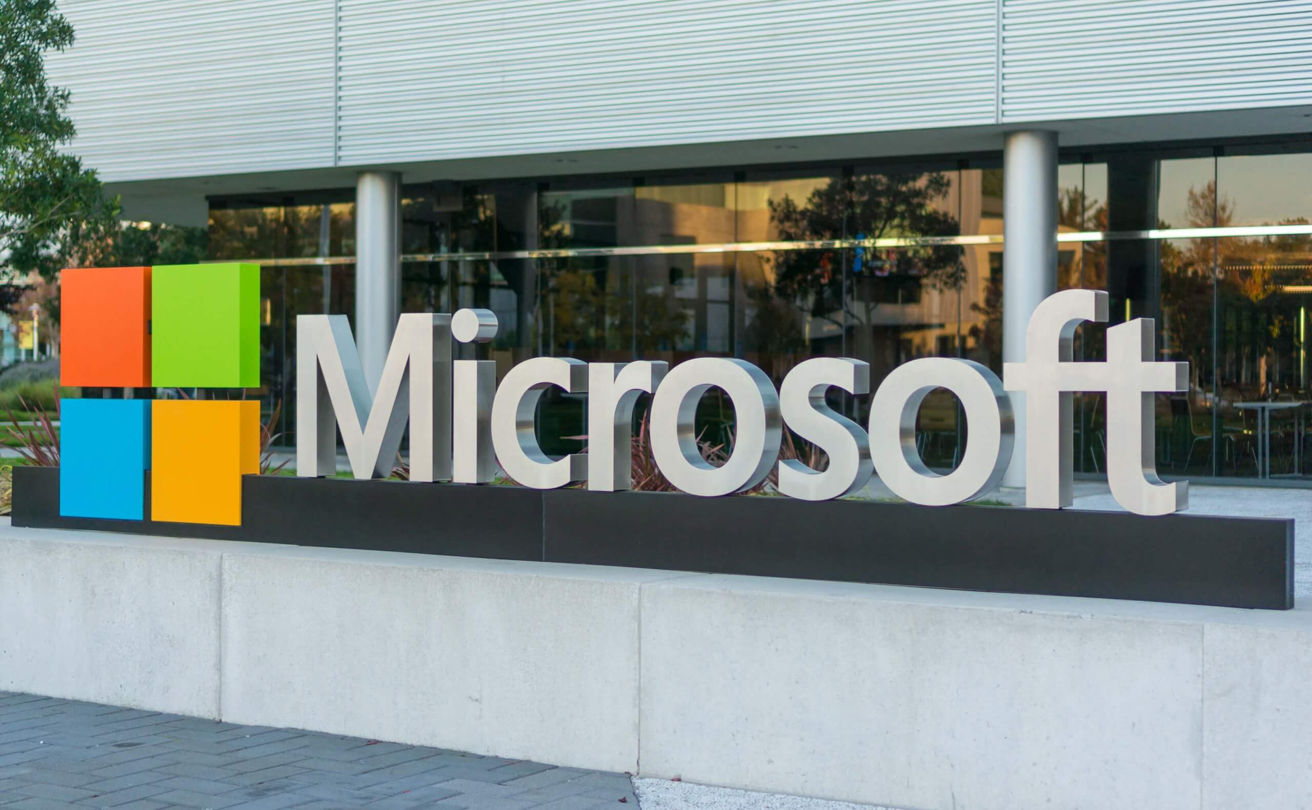 Microsoft calls for federal regulation of the tech industry