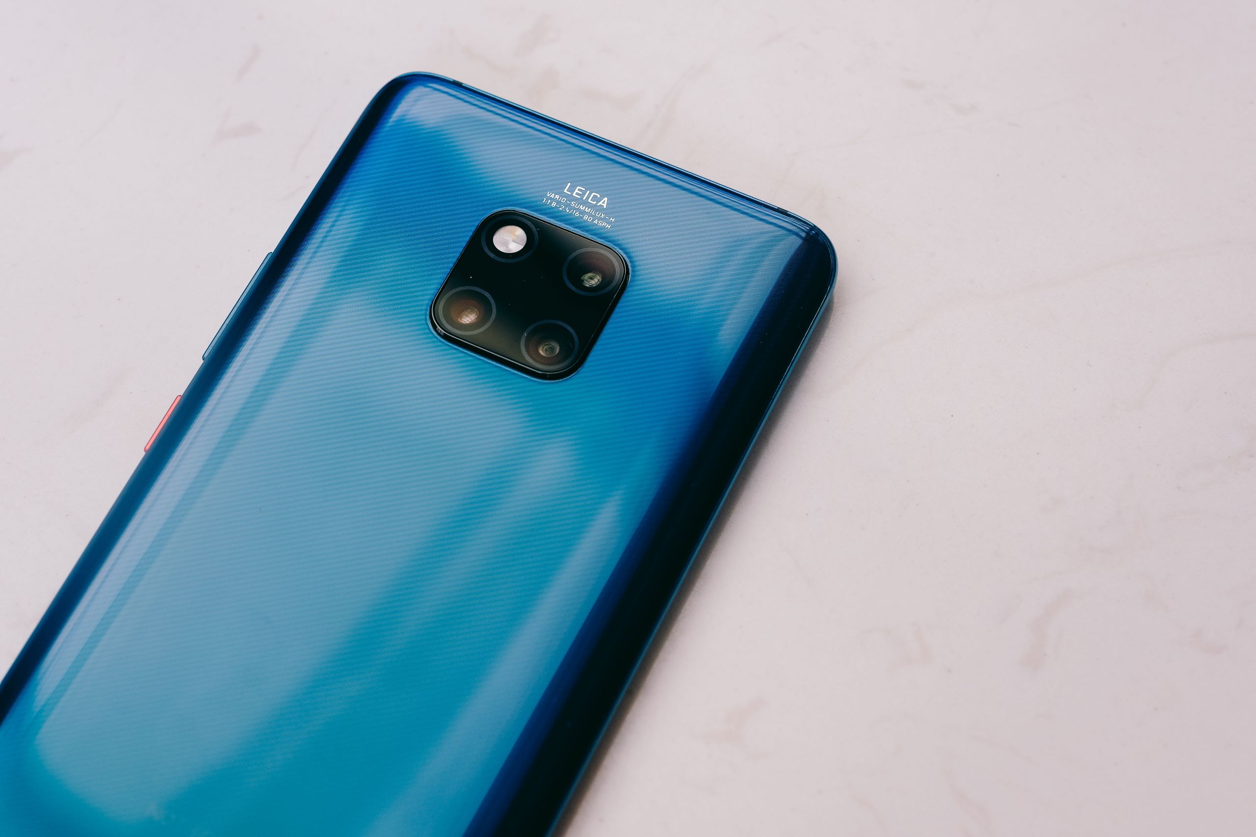 Huawei ditches unwanted lock screen ads