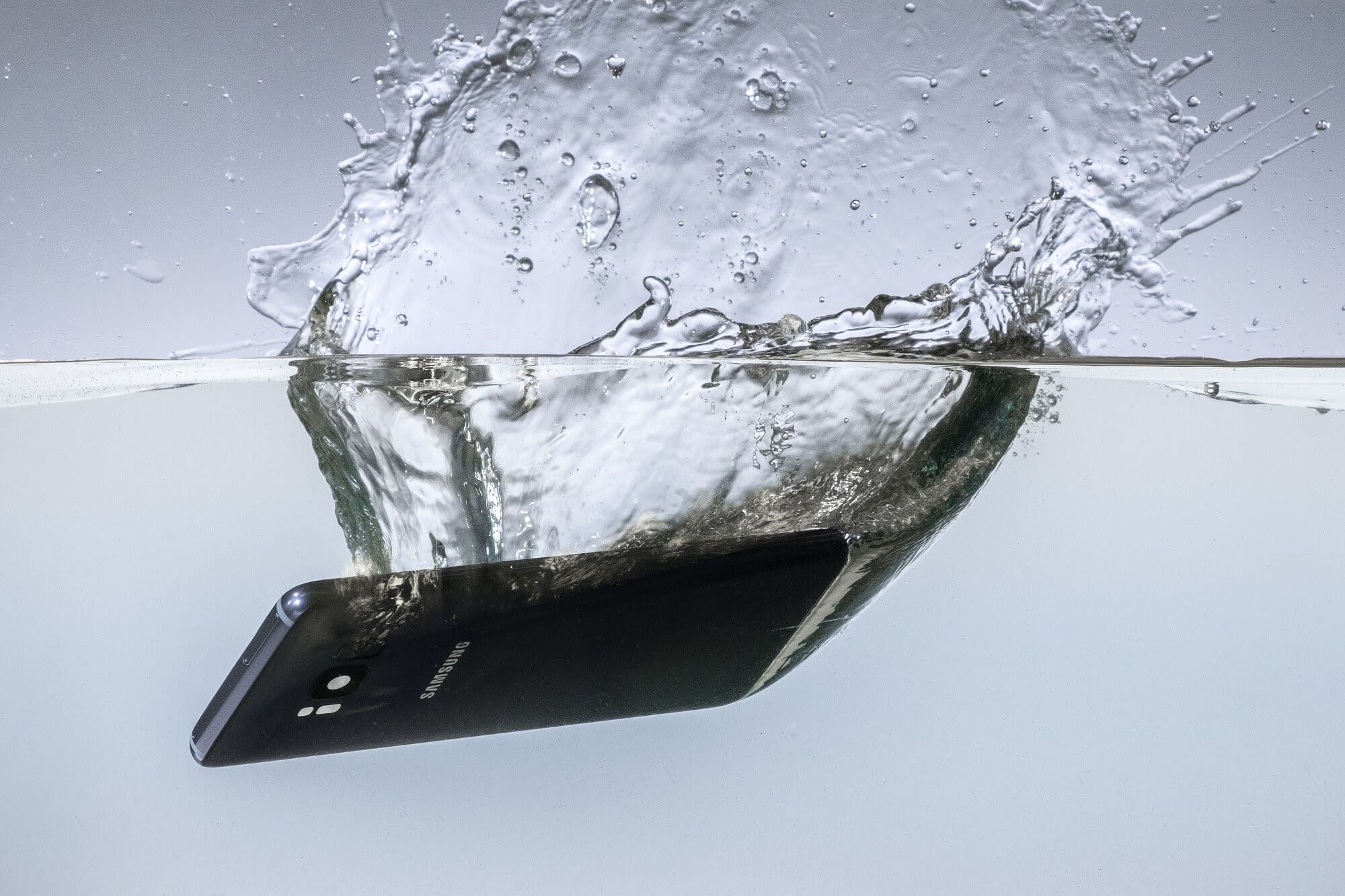 Samsung sued over water-resistant phone claims