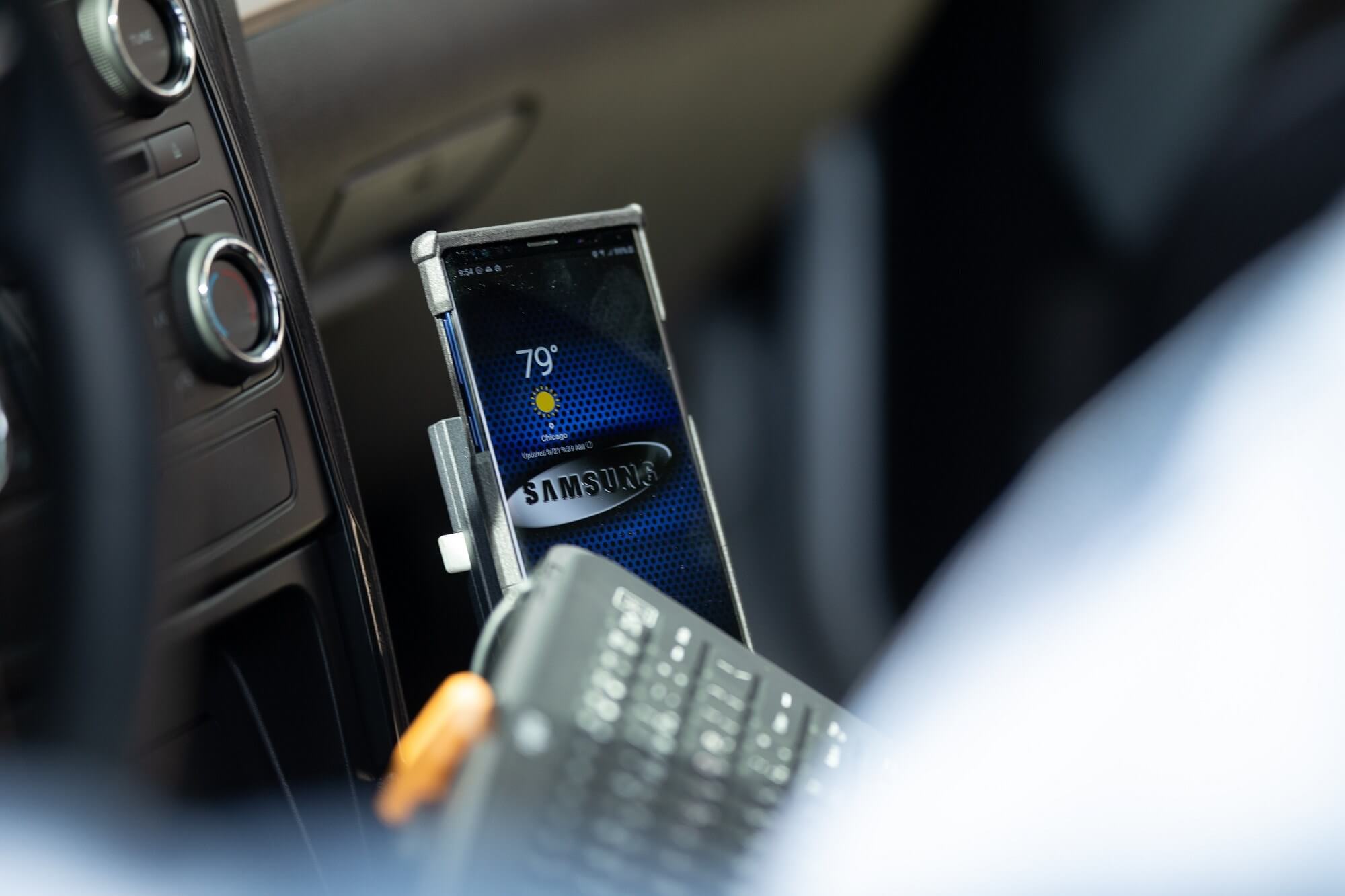 Chicago police will test Samsung's in-vehicle version of DeX