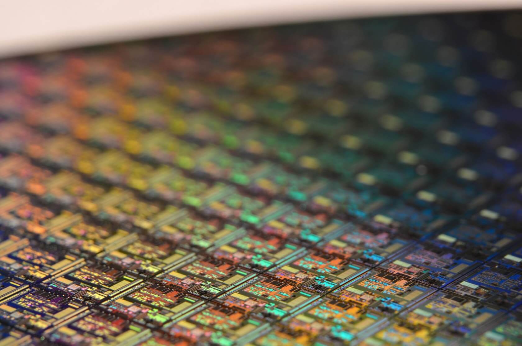 TSMC enters high volume production with N7+ EUV process