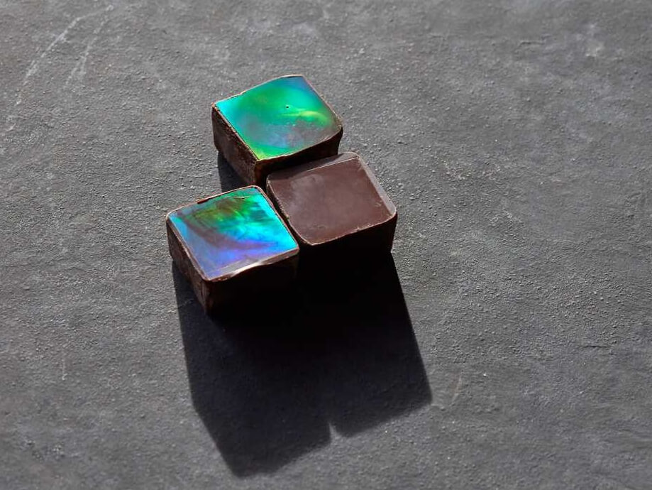 Scientists create mesmerizing color-changing chocolate without additives