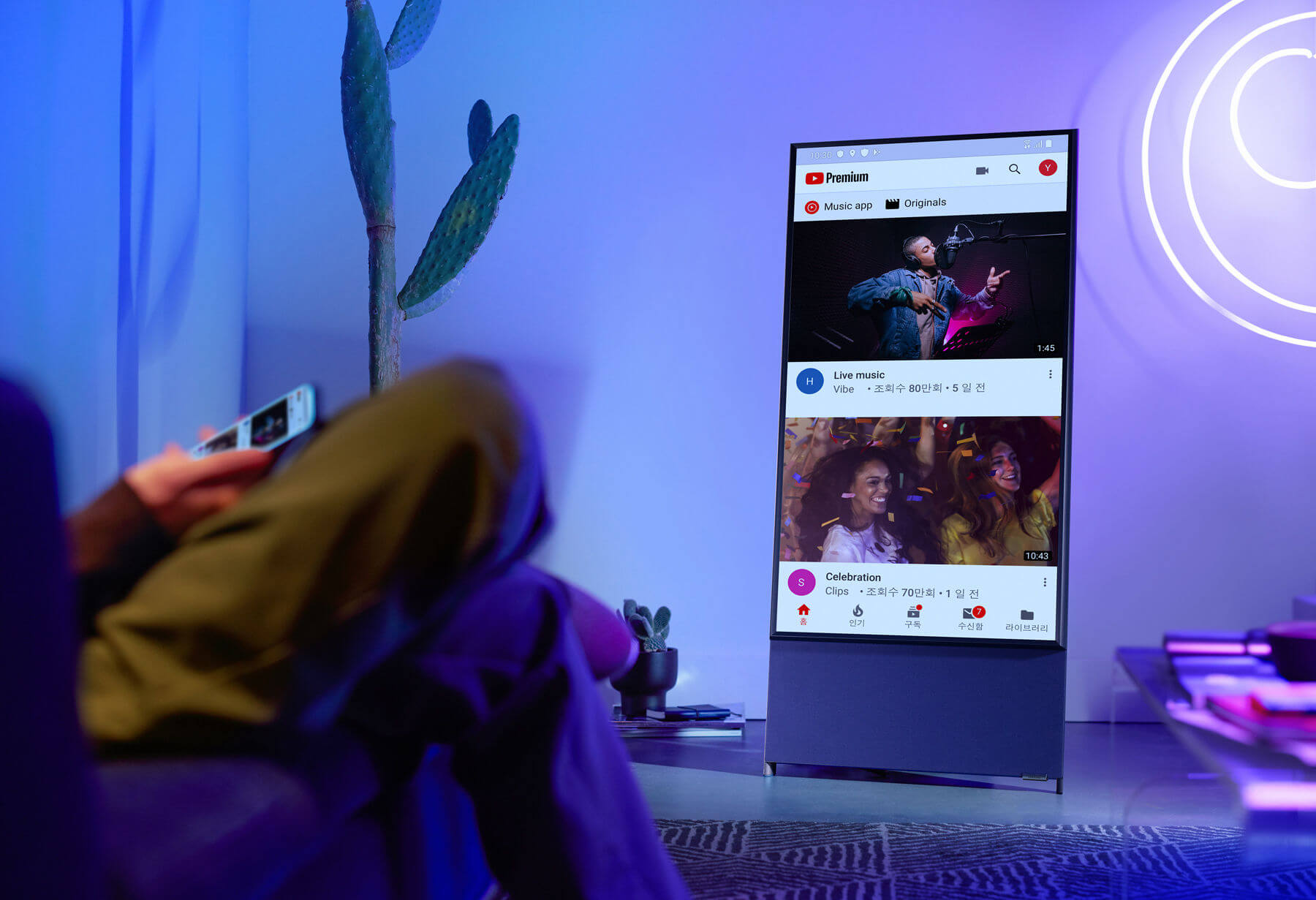 Samsung launches $1,999 rotating TV in US for smartphone-loving millennials