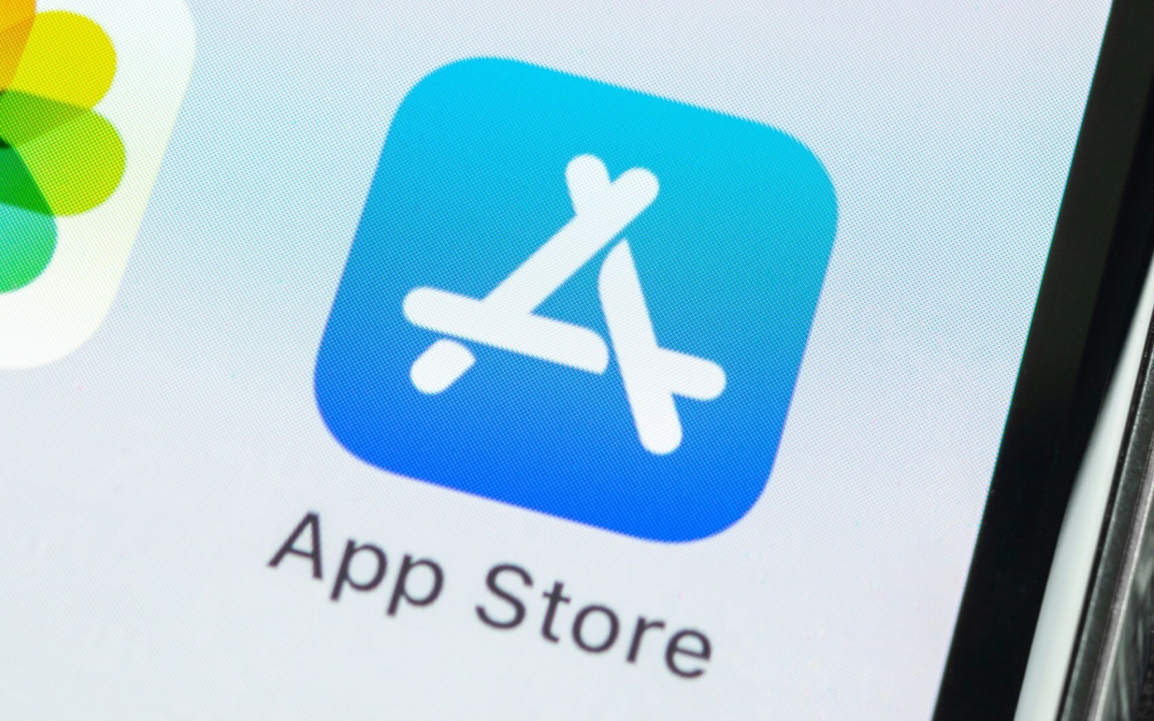 Apple's App Store saw $1.8 billion in spending during Christmas week