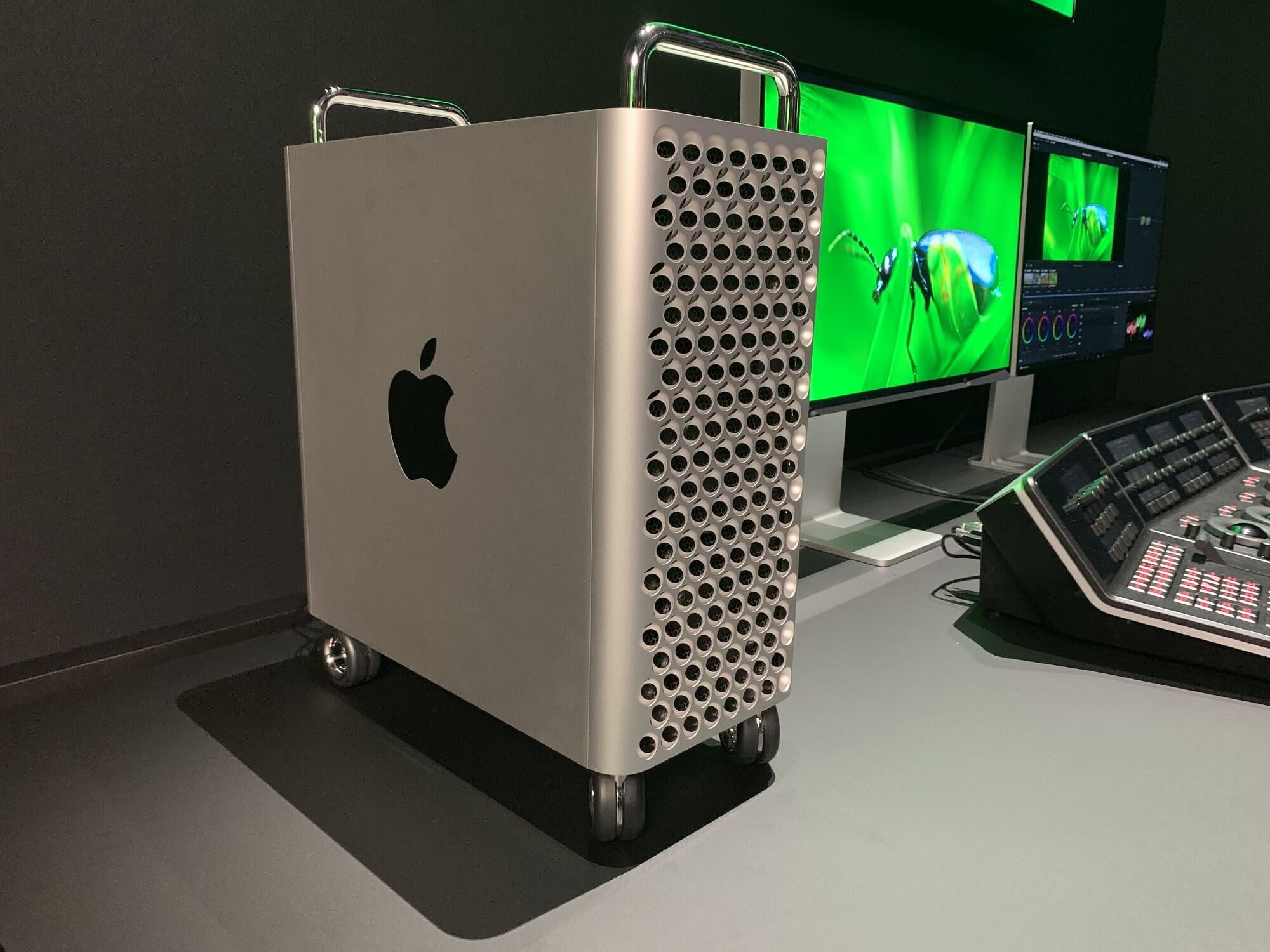 The Mac Pro's $400 wheels don't have locks