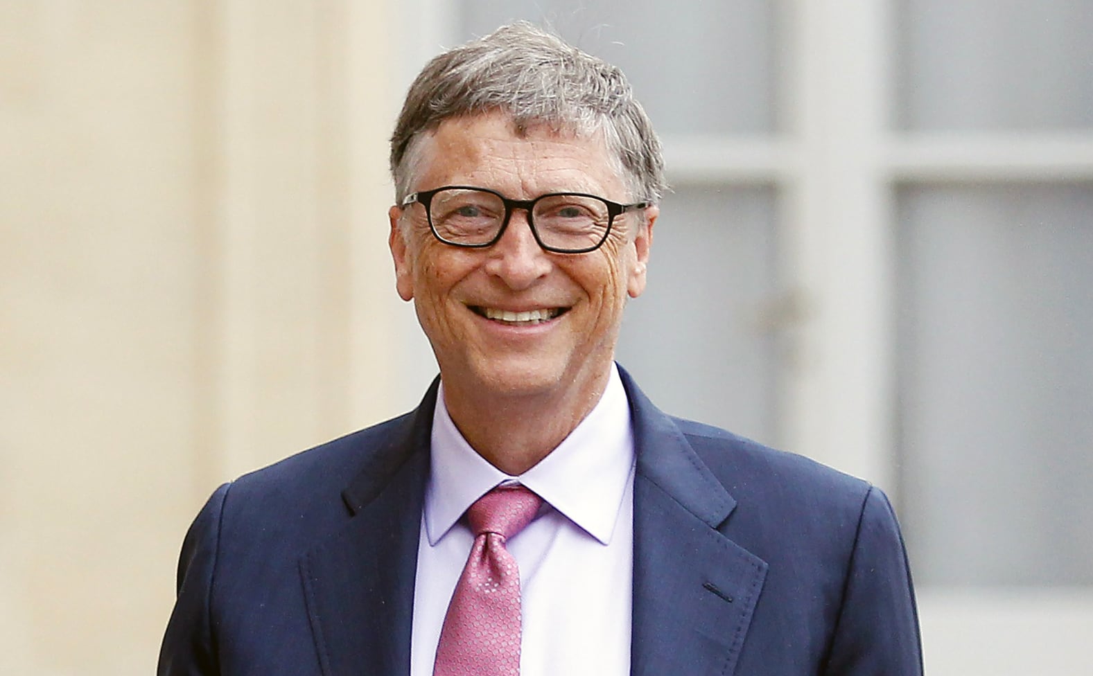 Bill Gates reveals why he prefers Android over iOS