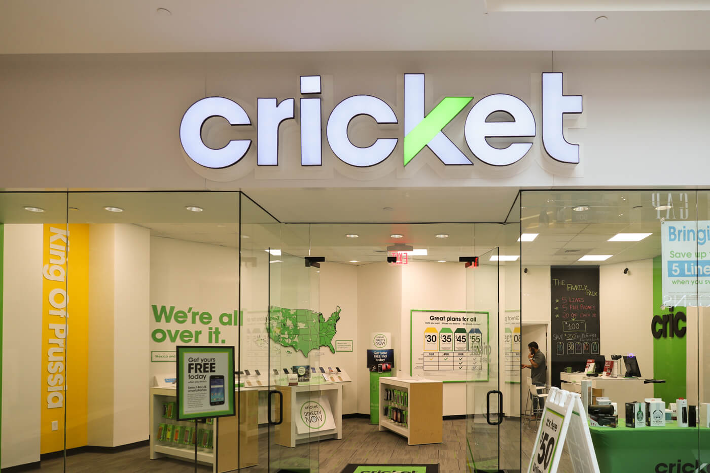 AT&T and Cricket match T-Mobile with cheaper $15 phone plans