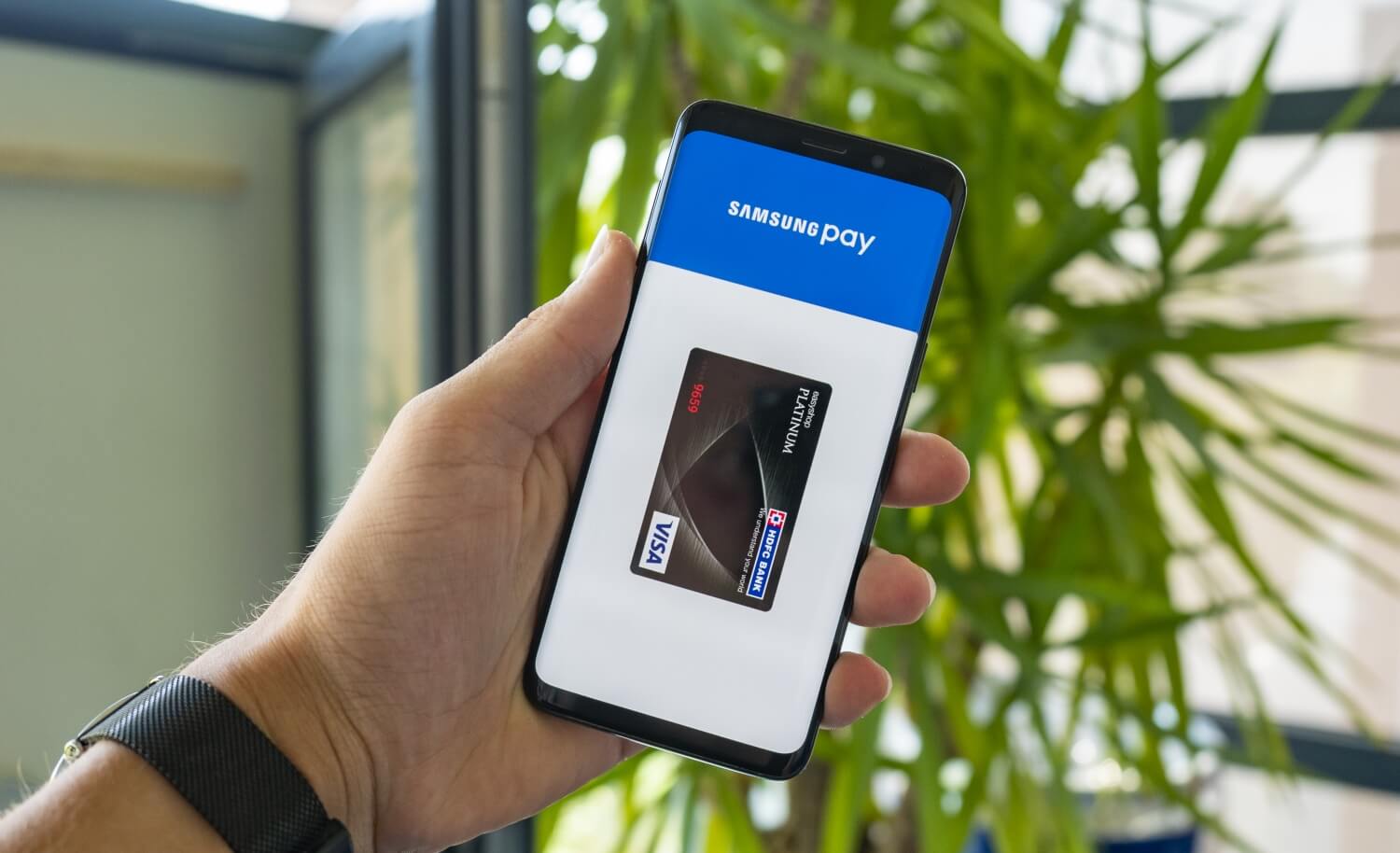 Samsung's first debit card is coming this summer