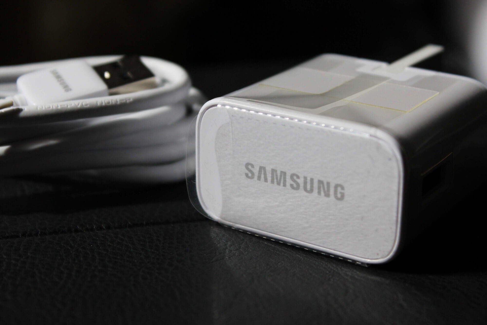 Samsung might drop bundled charger and earphones from the Galaxy S21