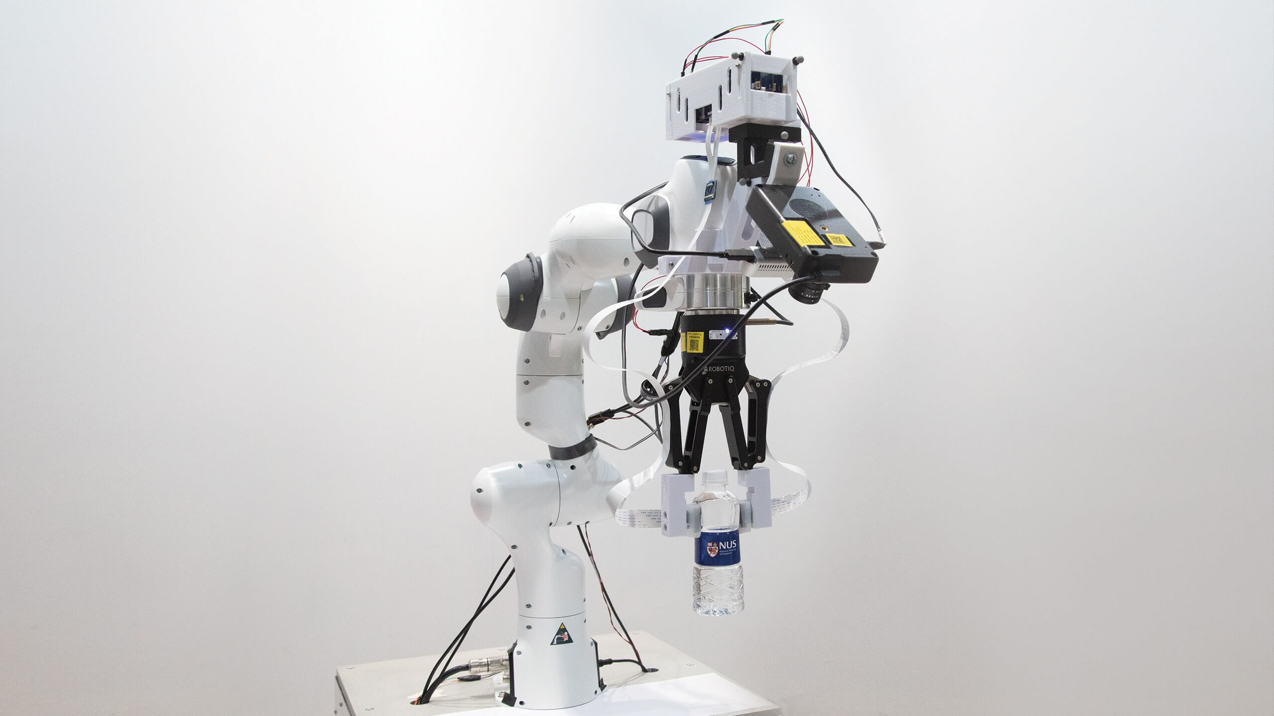 håndbevægelse royalty Tidlig Engineers have given their robot a sense of touch with synthetic smart skin | TechSpot håndbevægelse royalty Tidlig Engineers have given their robot a sense of touch with synthetic smart skin | TechSpot