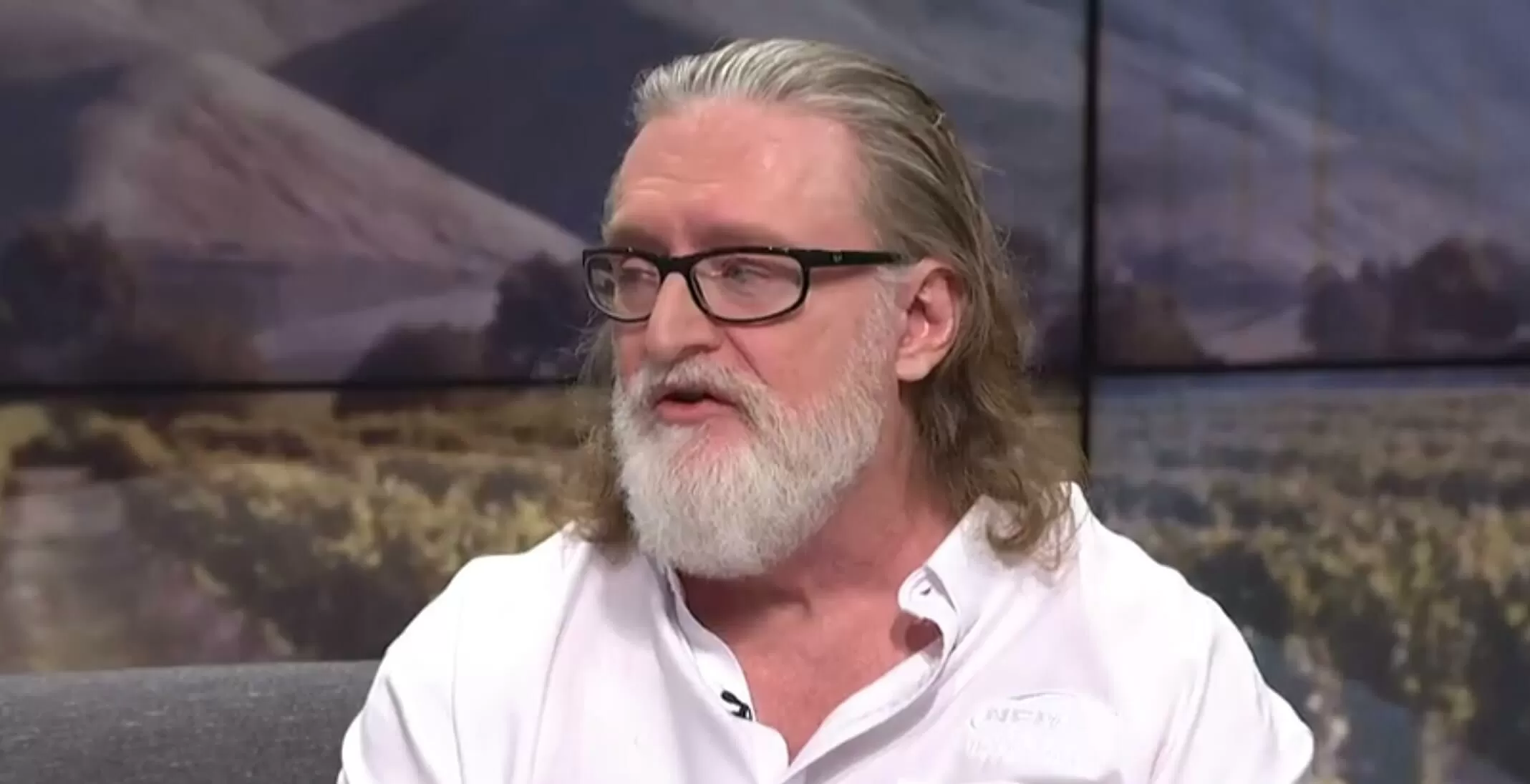 Gabe Newell prefers Xbox over PlayStation, talks about brain computing  again