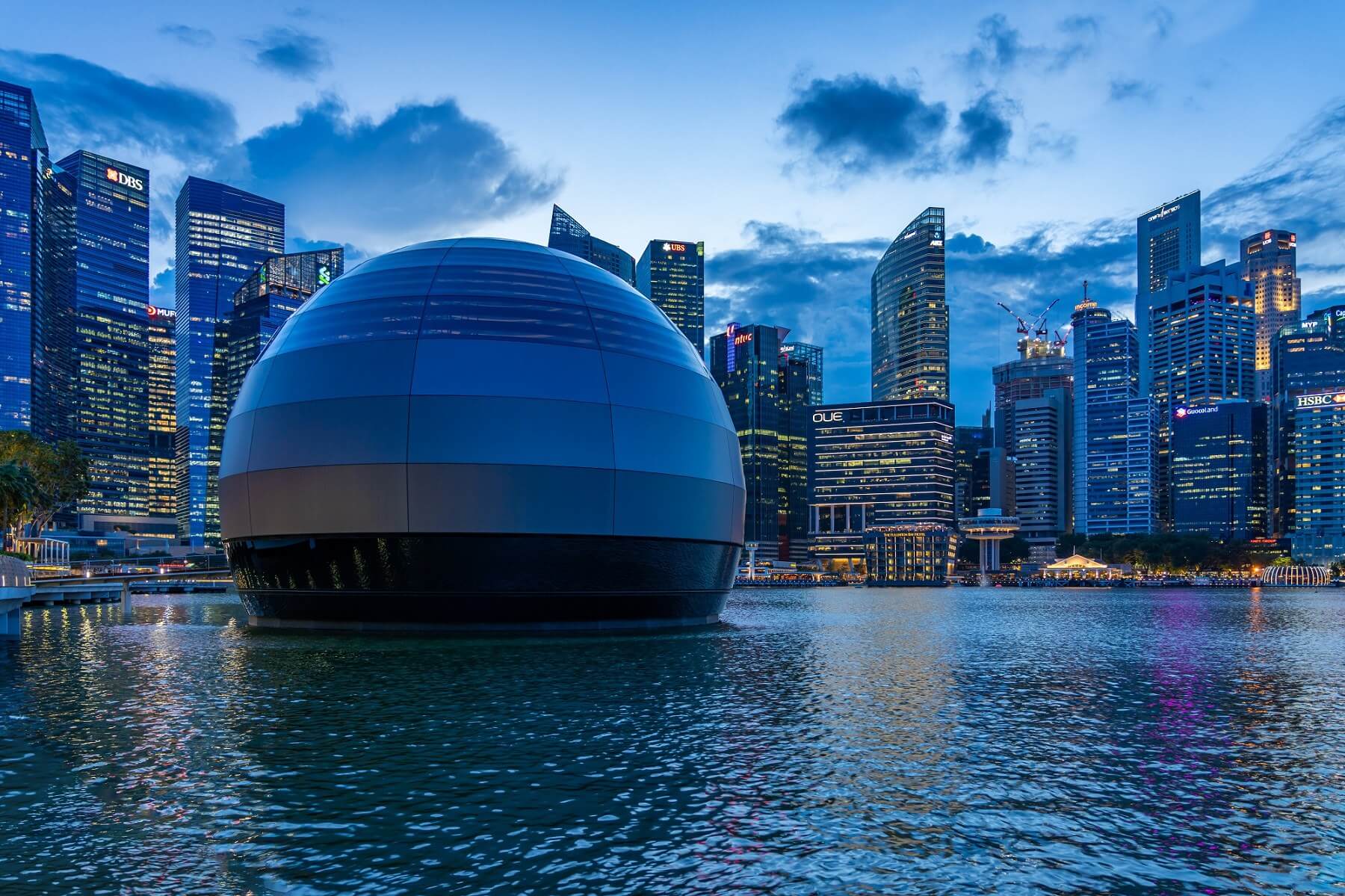 The first "floating" Apple store opens soon in Singapore - TechSpot