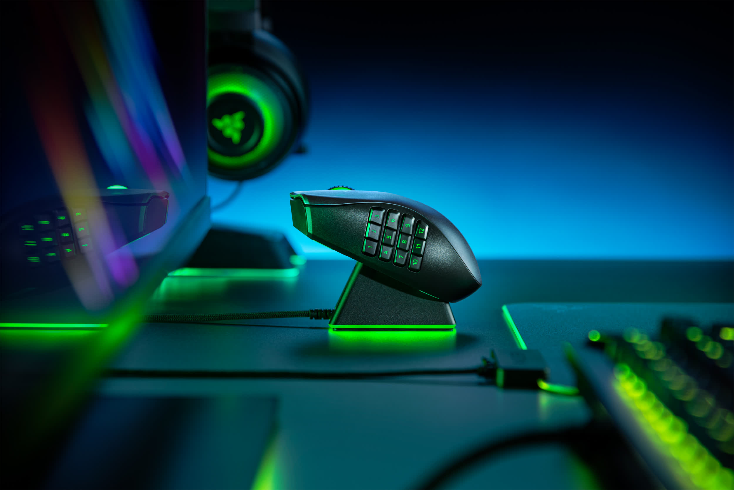 Razer's Naga Pro wireless gaming mouse can adapt to your play style