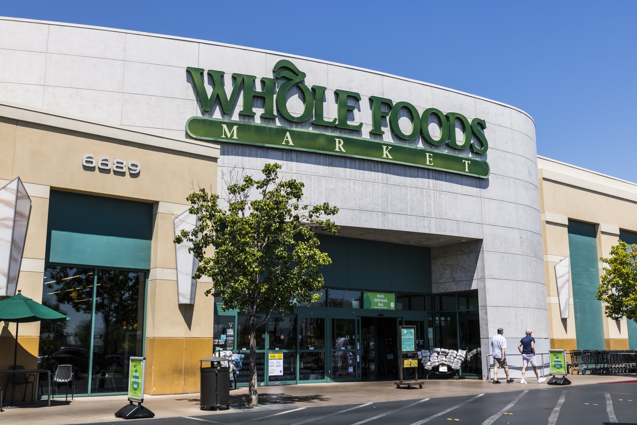Amazon now offers free, one-hour grocery pickup for Prime members at all Whole Foods in the US