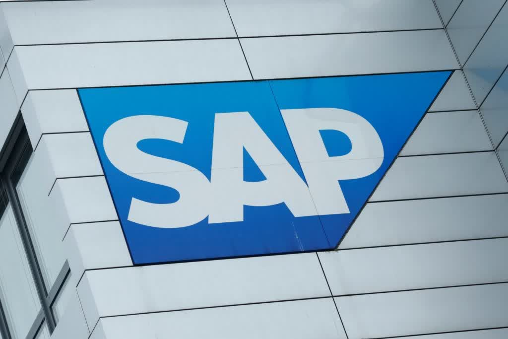 SAP shares dip by almost 21%, its biggest stock market slump since 1999