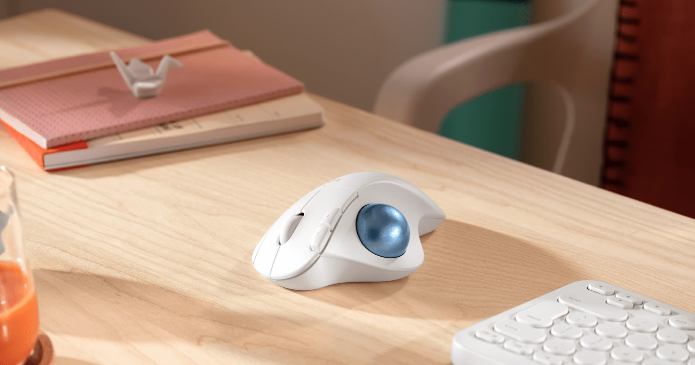 Logitech's latest pointer, the Ergo M575, caters to trackball enthusiasts