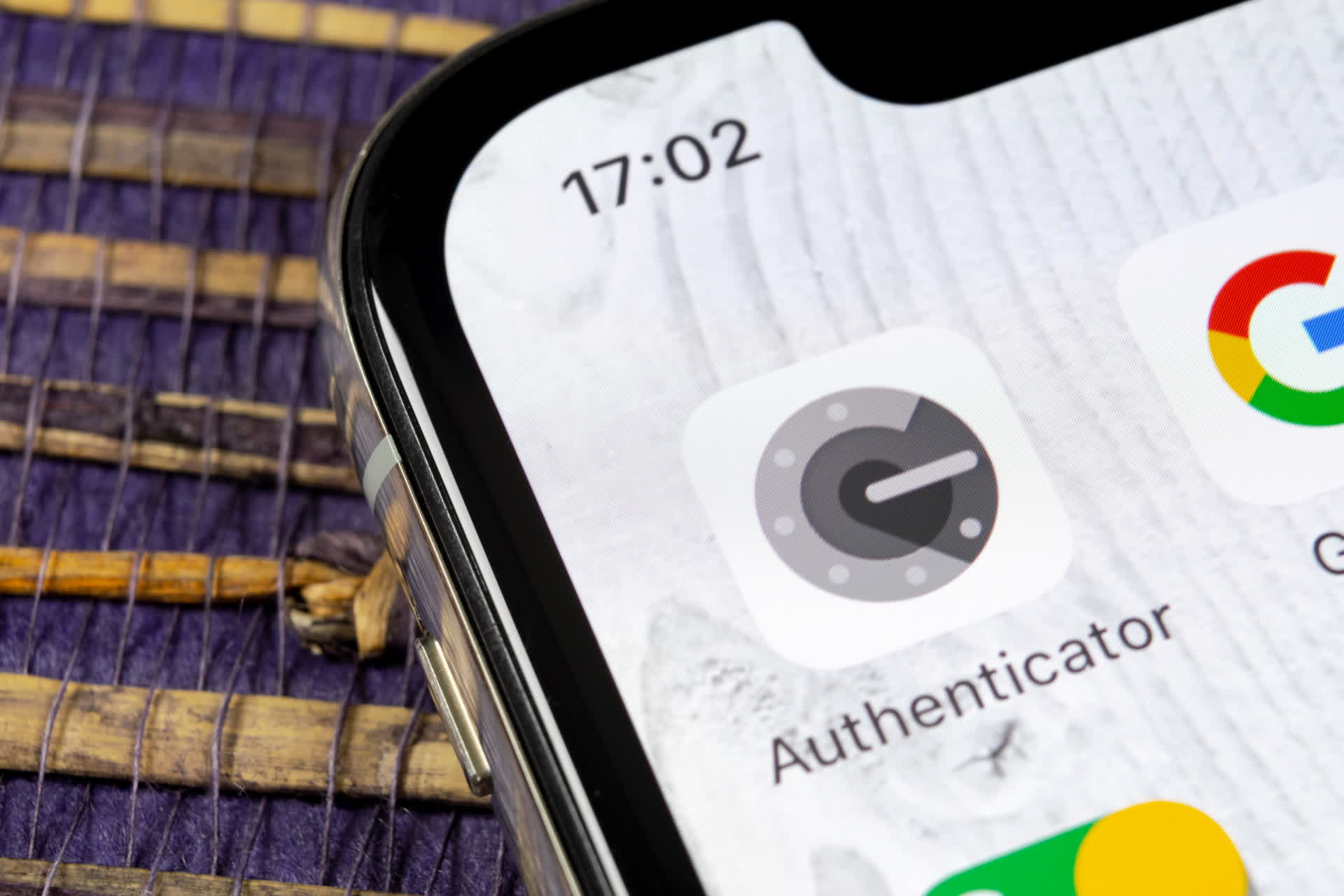 Google Authenticator for iOS gets a new look and a bulk account export feature