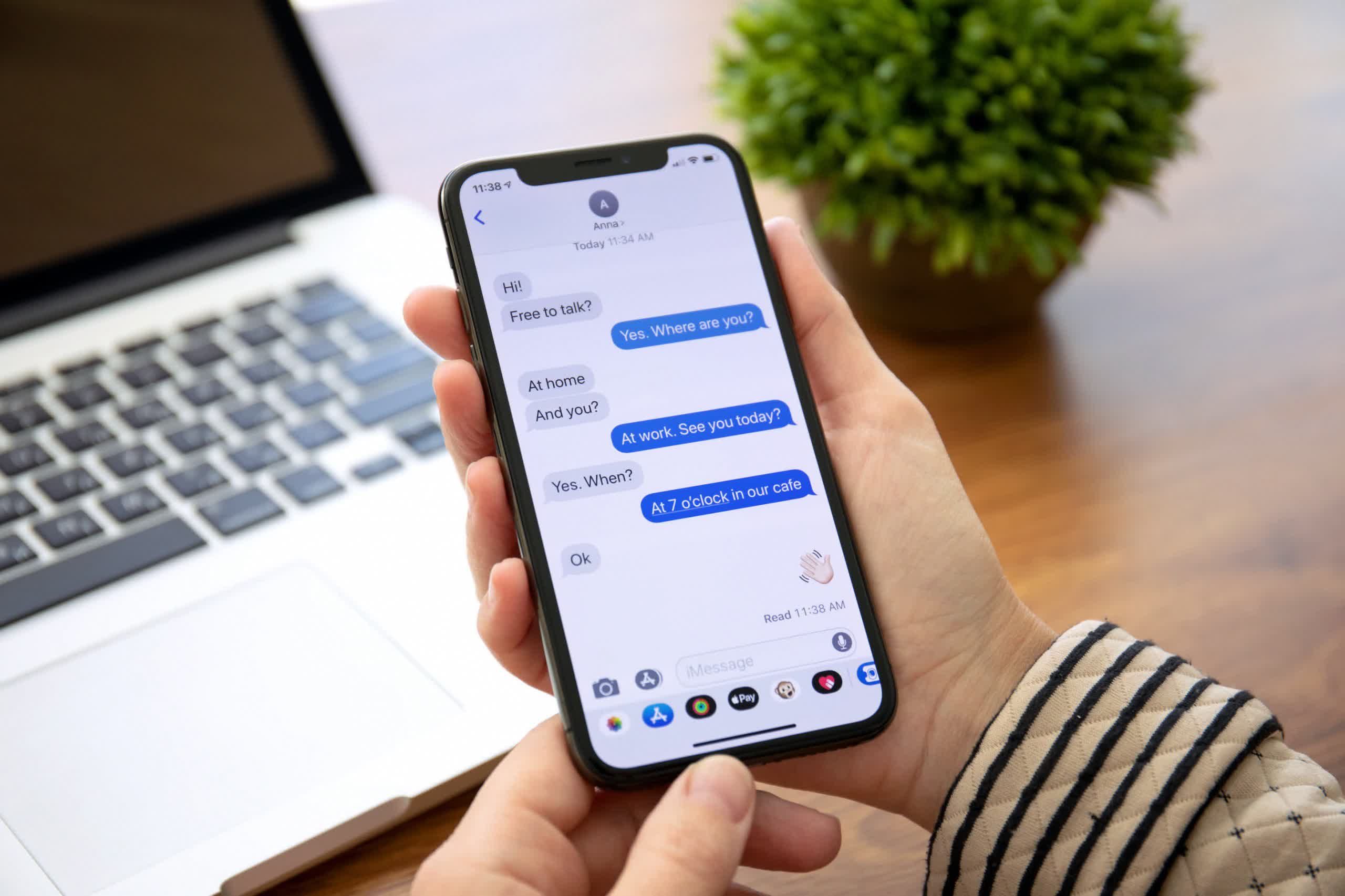 Annoying iOS 14 glitch drops SMS messages for thousands of users