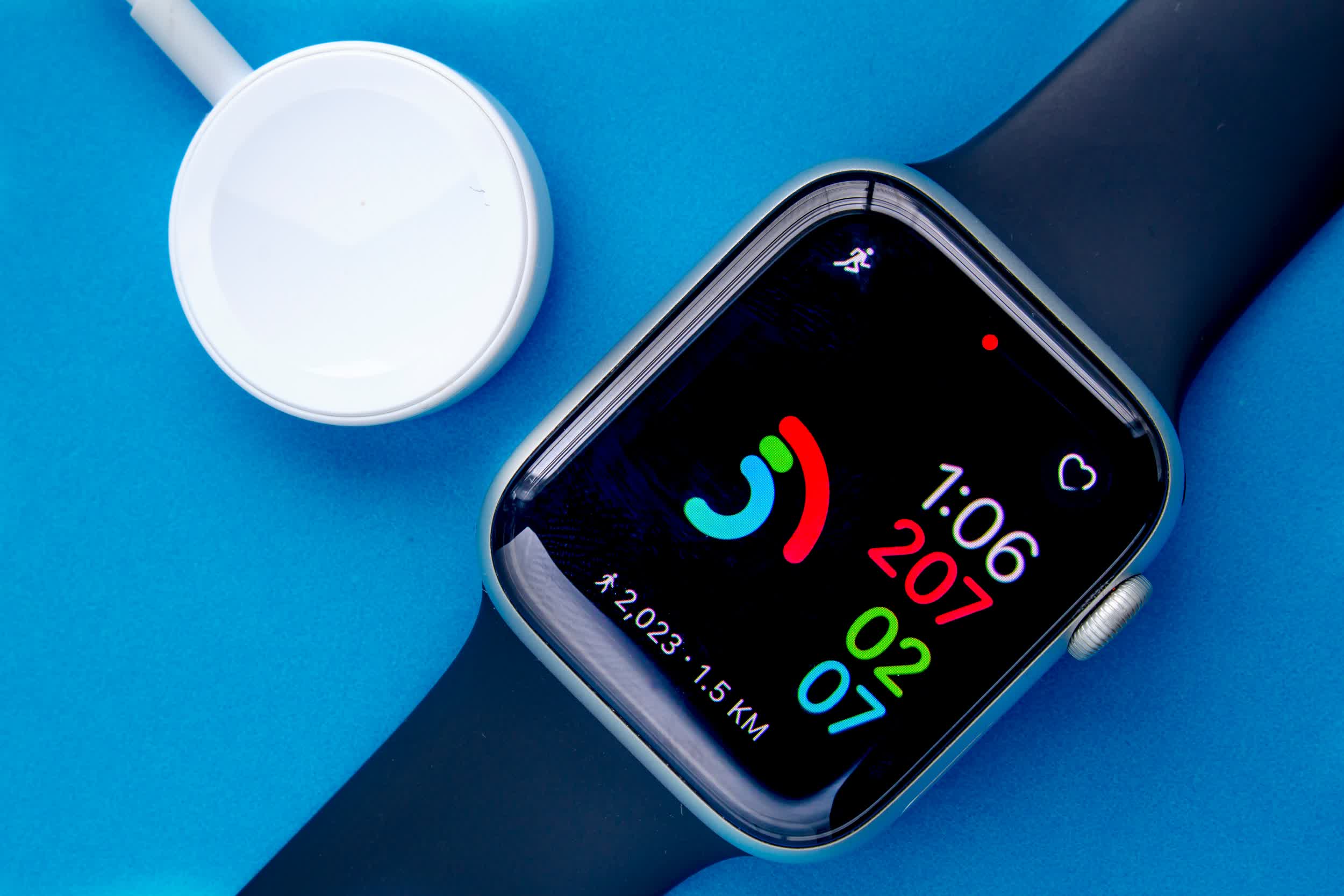How to measure blood pressure hot sale with apple watch series 4
