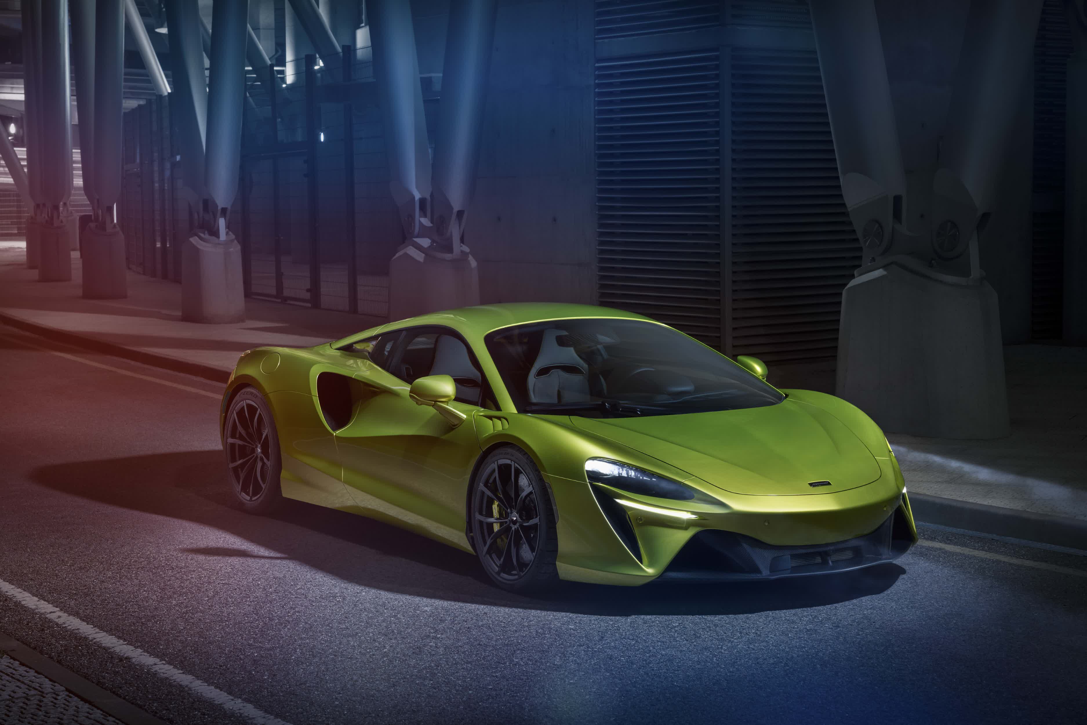 McLaren Artura brings hybrid tech without the weight penalty