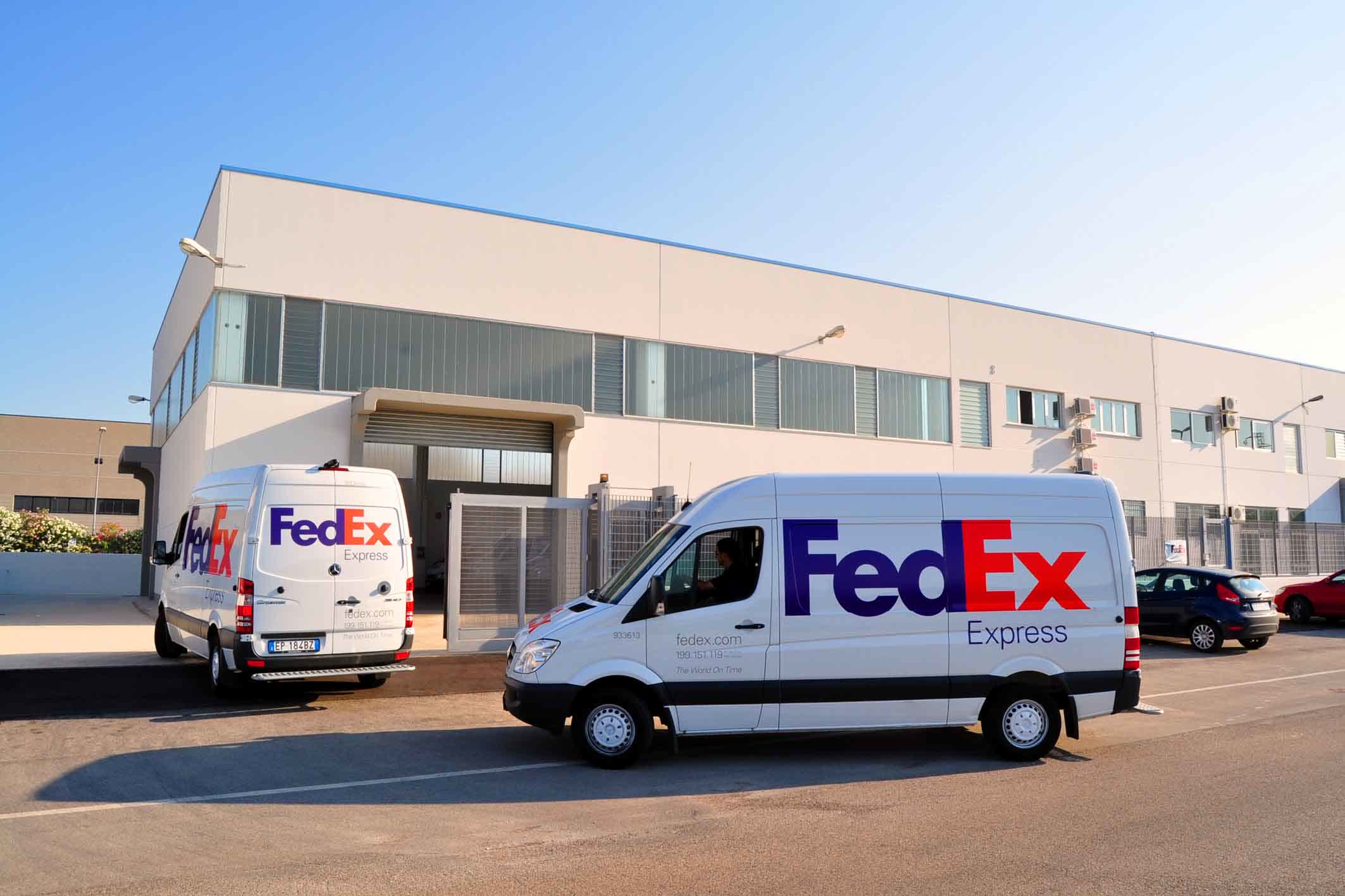 FedEx will invest $2 billion to become fully carbon-neutral by 2040