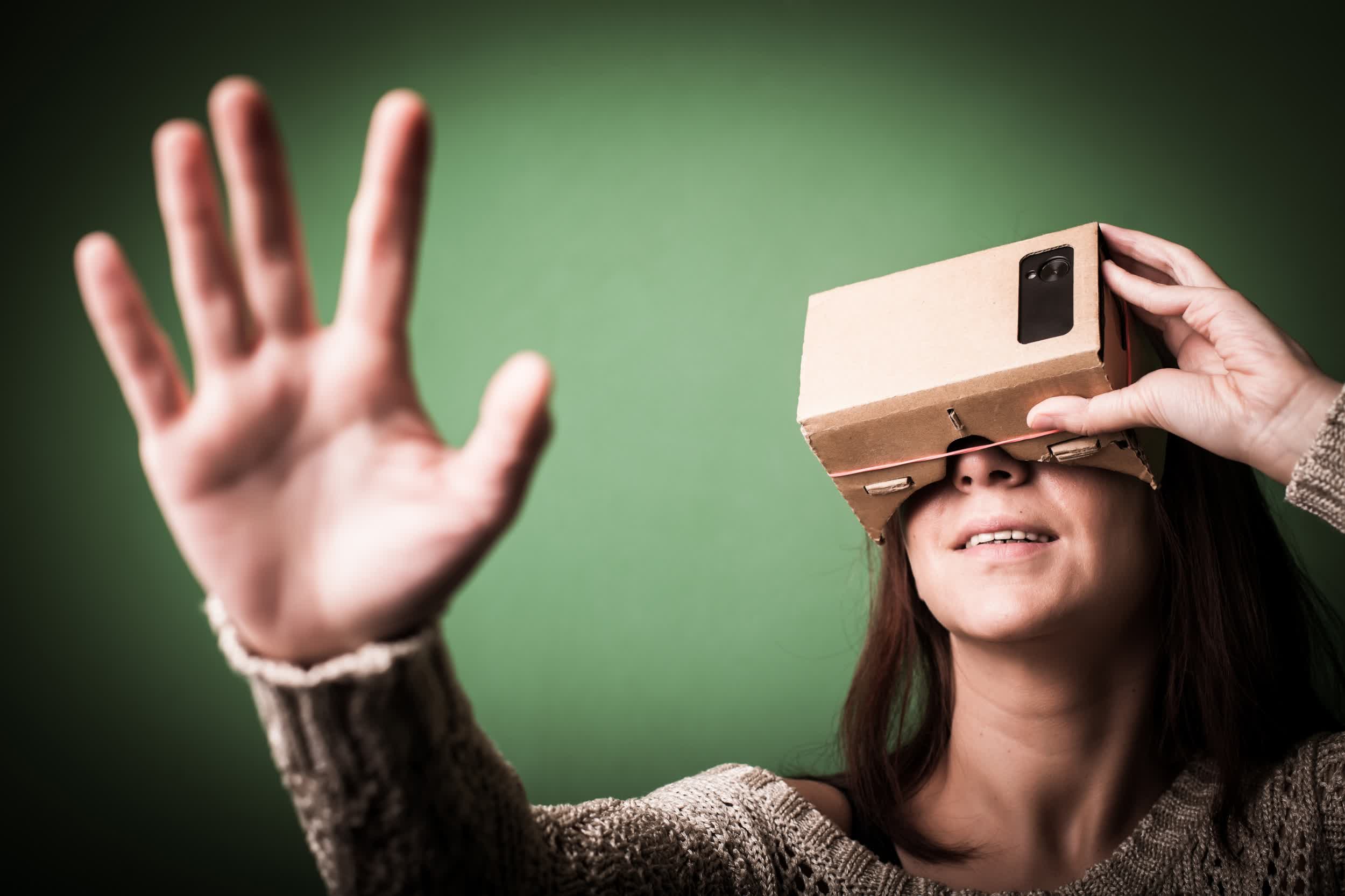 Google discontinues Cardboard VR viewer after nearly seven years