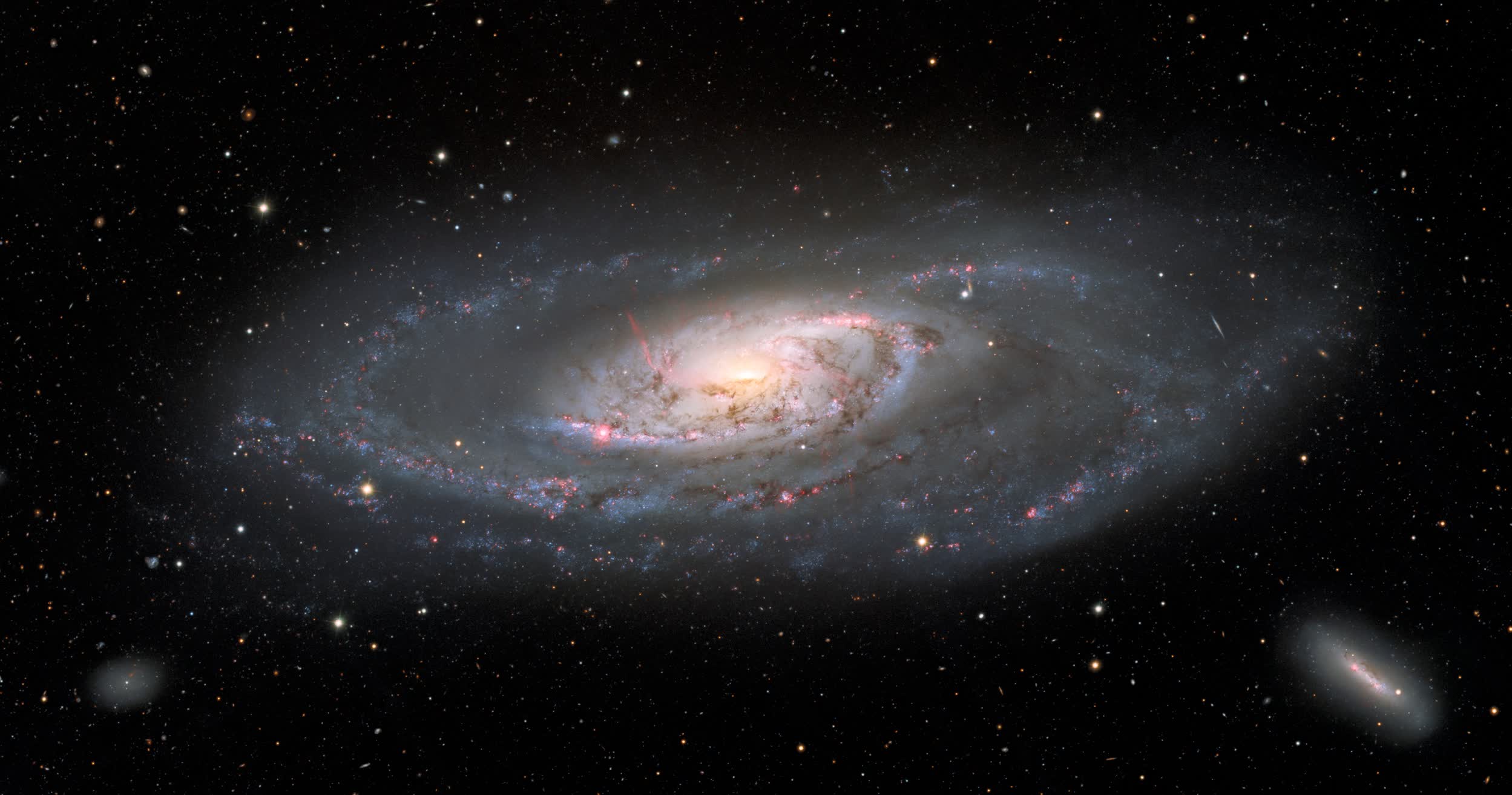 Striking image highlights the entirety of galaxy Messier 106
