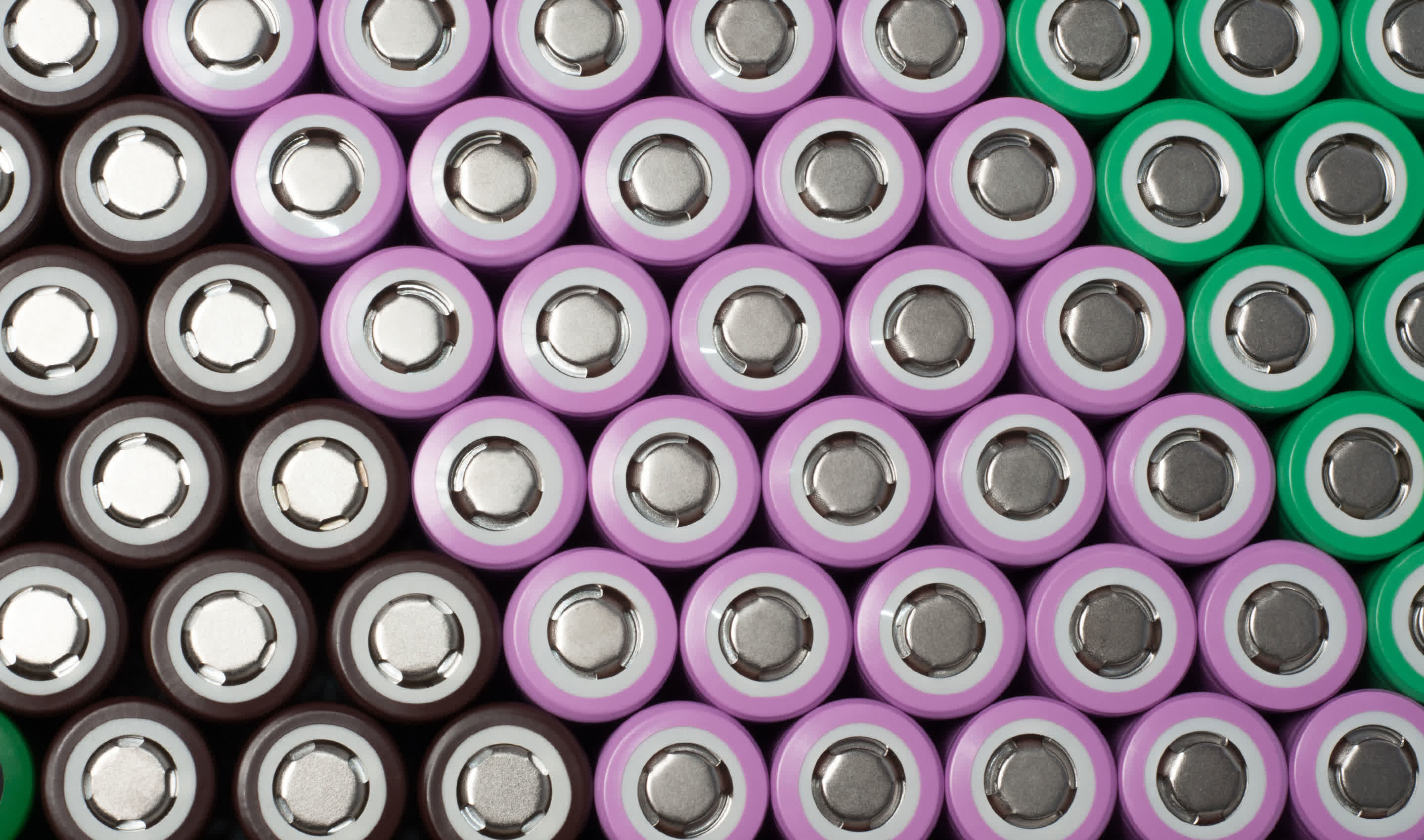 MIT study shows plunge in lithium-ion battery cost over the last 10 years