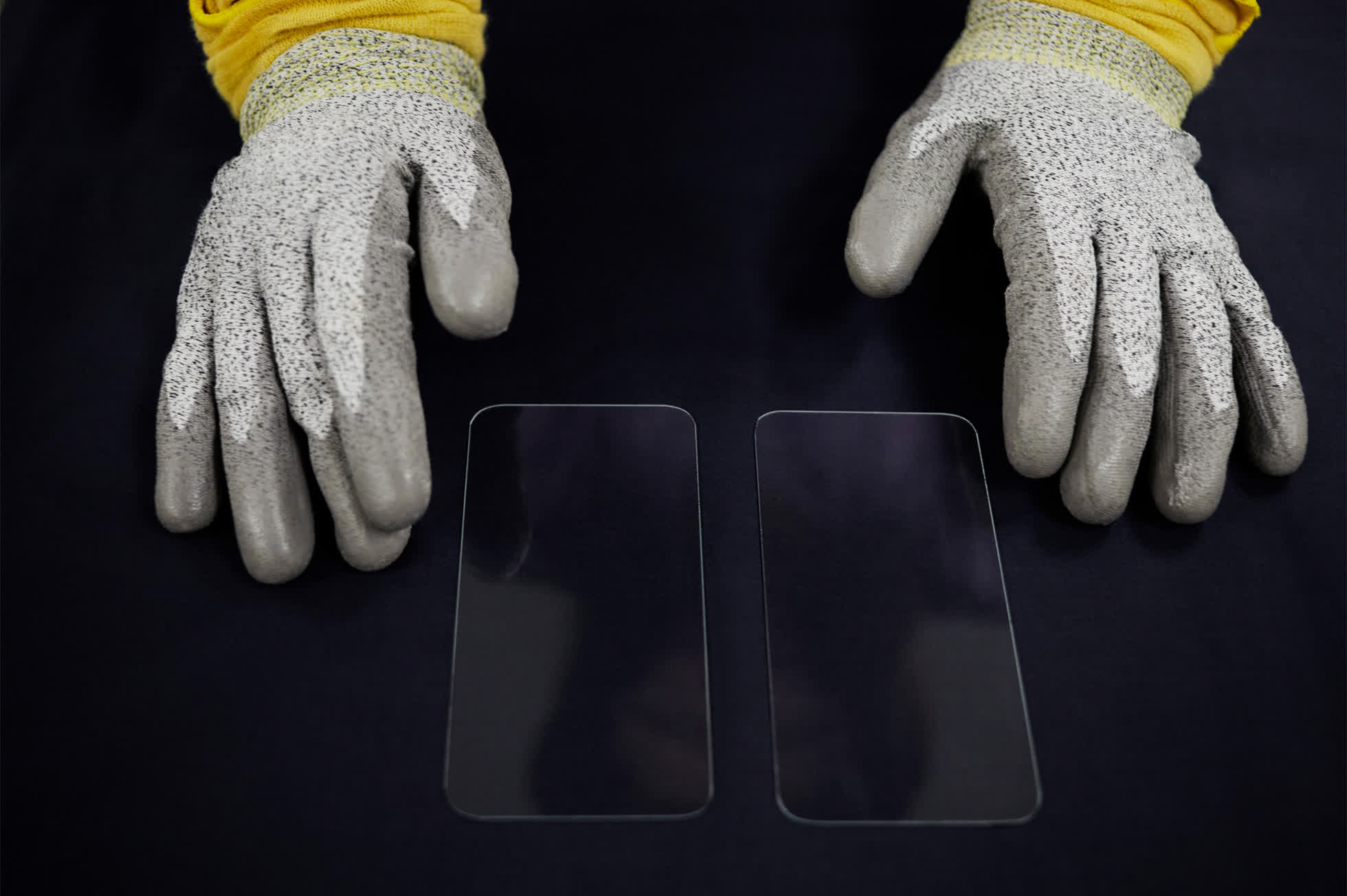Apple invests an additional $45 million into precision glass maker Corning