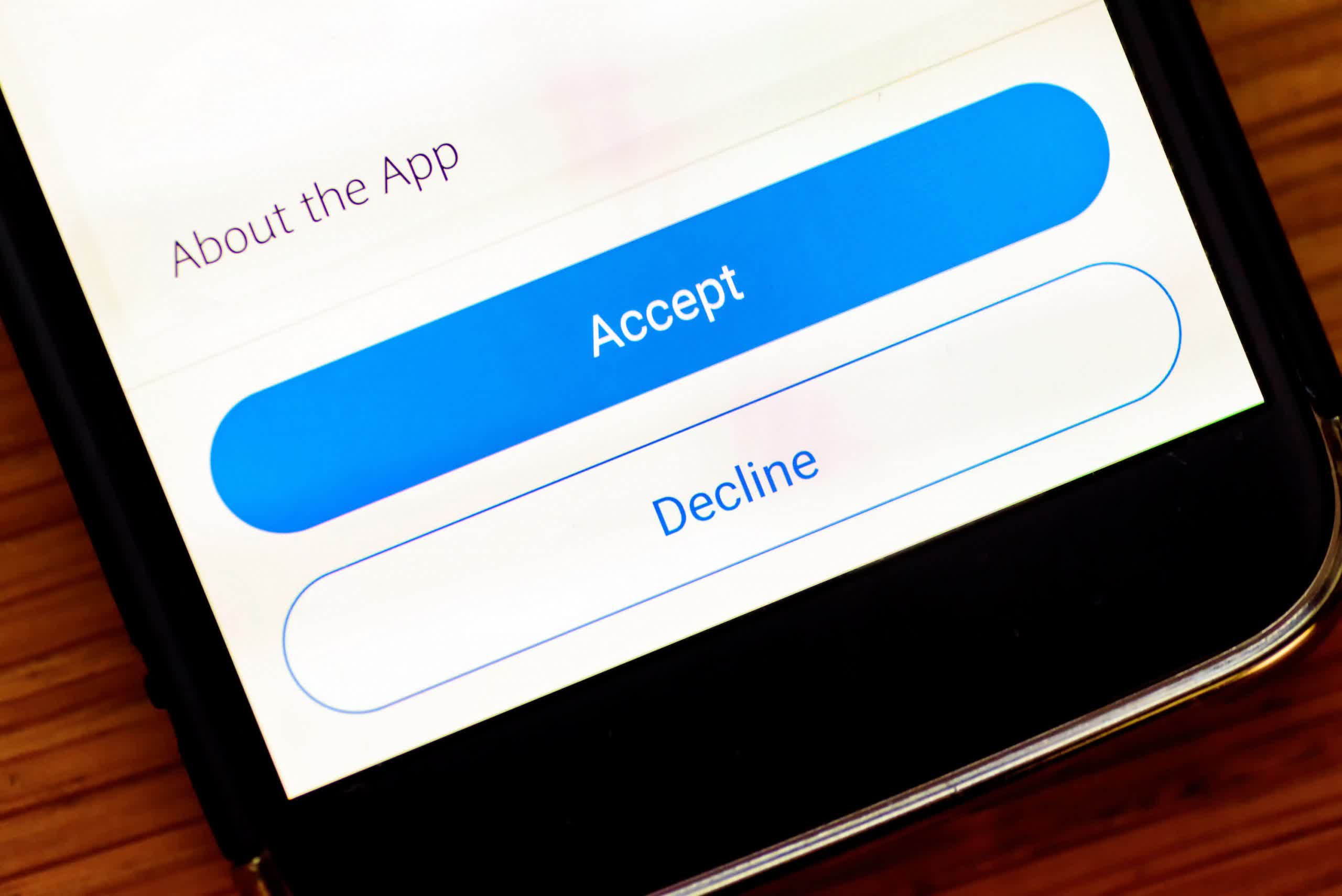 Gmail and Facebook are first and third most popular iOS apps collecting personal information