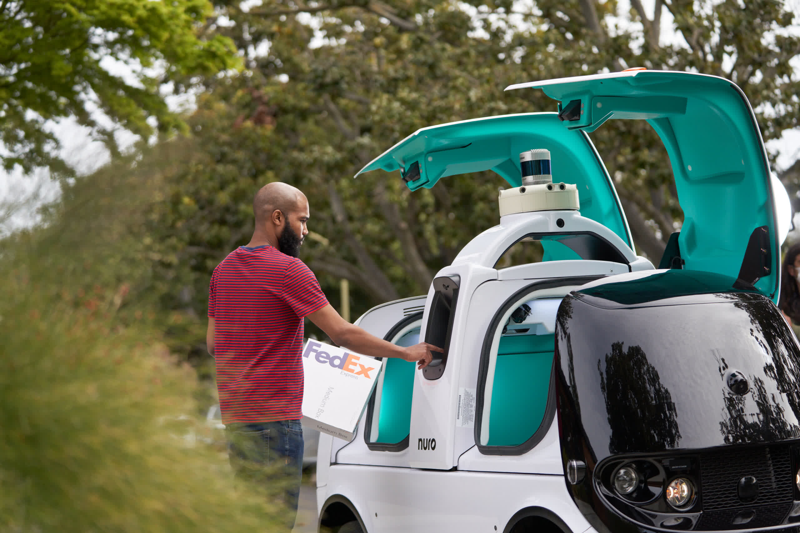 FedEx brings on Nuro self-driving vehicles to deliver packages in Houston