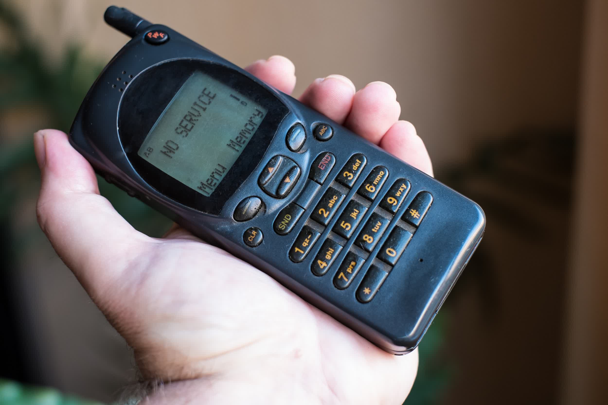 New report finds early cell phone encryption algorithm was intentionally weakened by design