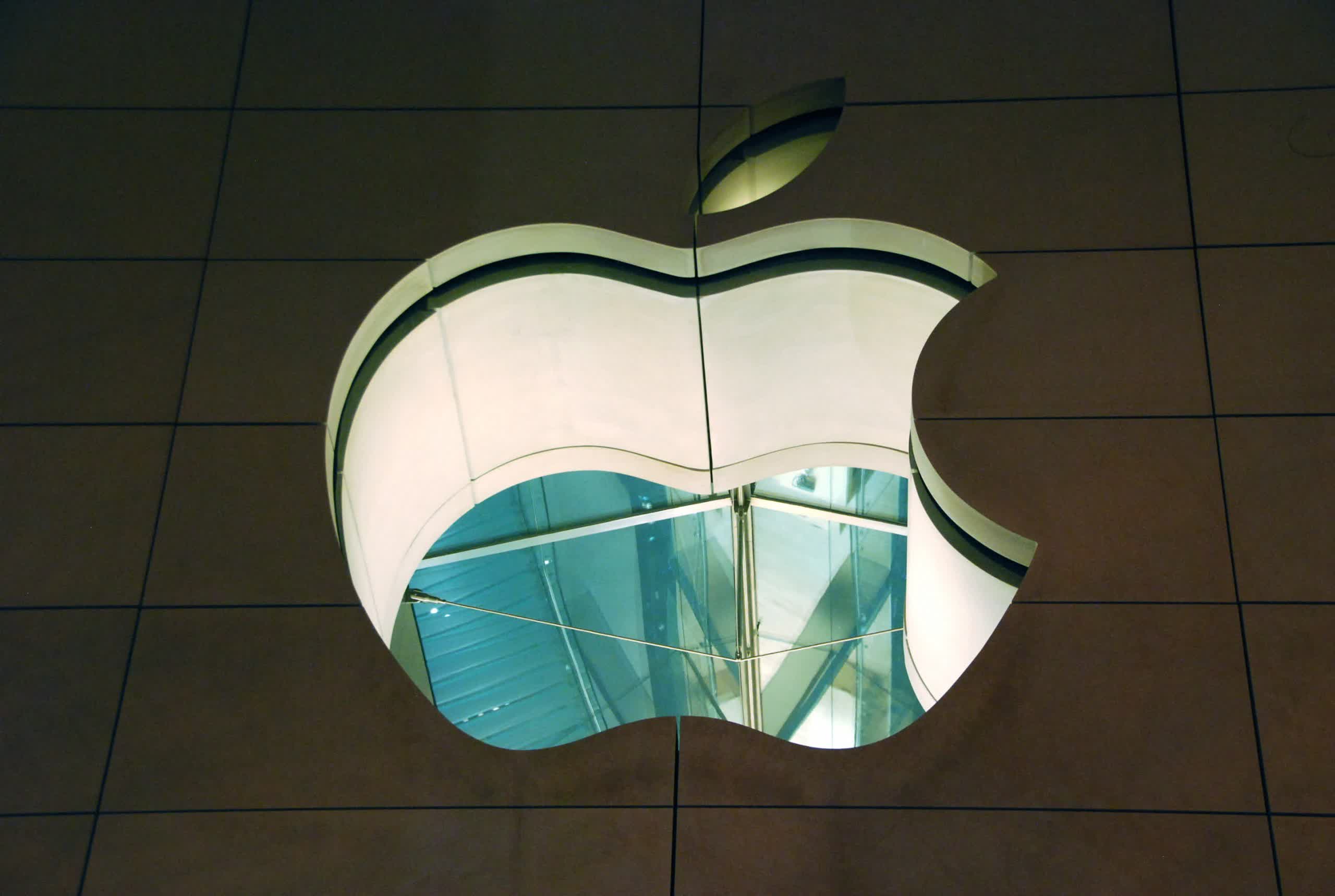 Jury orders Apple to pay $300 million in patent infringement case