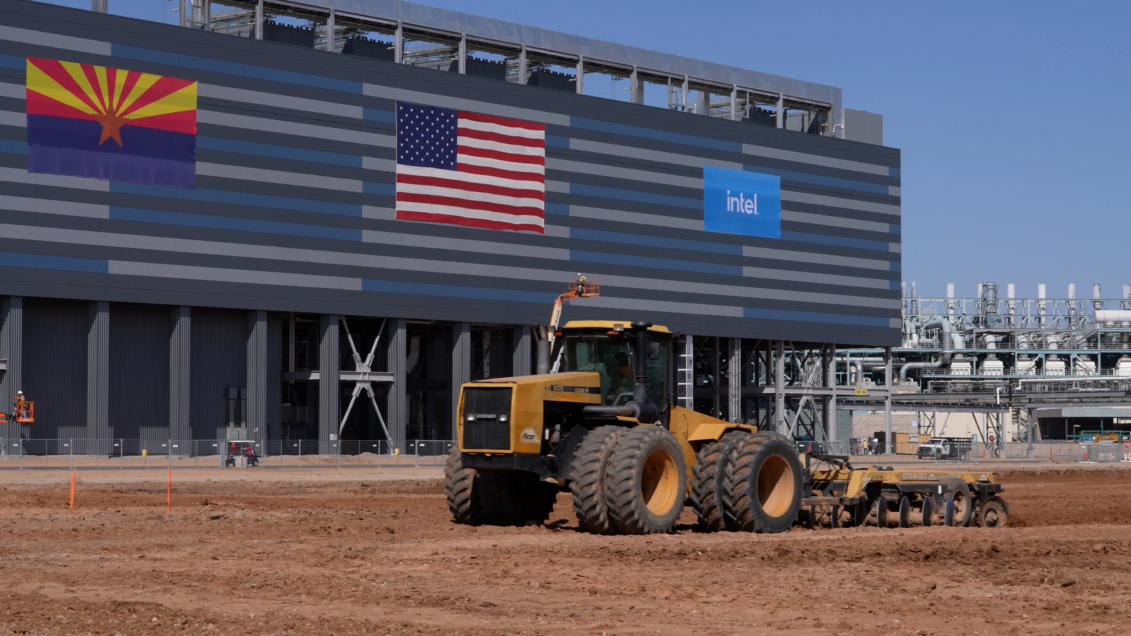 Intel breaks ground on two advanced chip fabs in Arizona