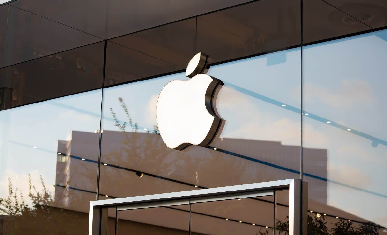 Former Employee Charged With Defrauding Apple Out Of 10 Million TechSpot Former Employee Charged With Defrauding Apple Out Of 10 Million TechSpot