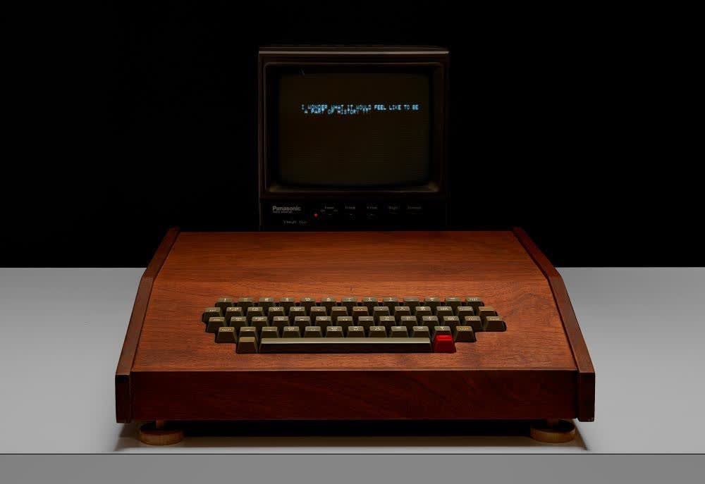 Working Apple-1 computer sells for $400,000 at auction