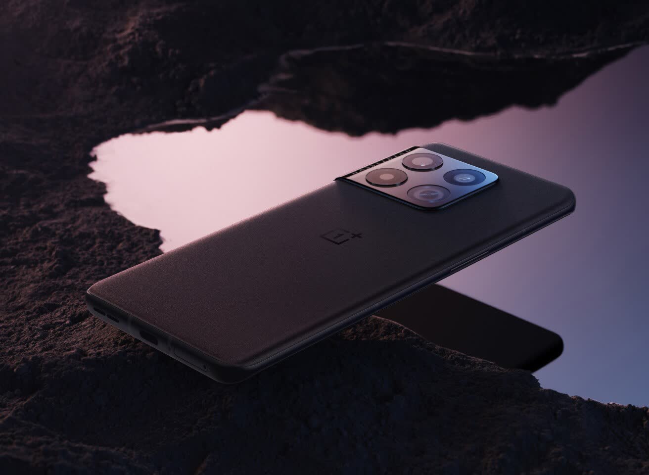 OnePlus 10 Pro debuts with the latest Qualcomm chipset, second-gen LTPO display, and 80W wired charging