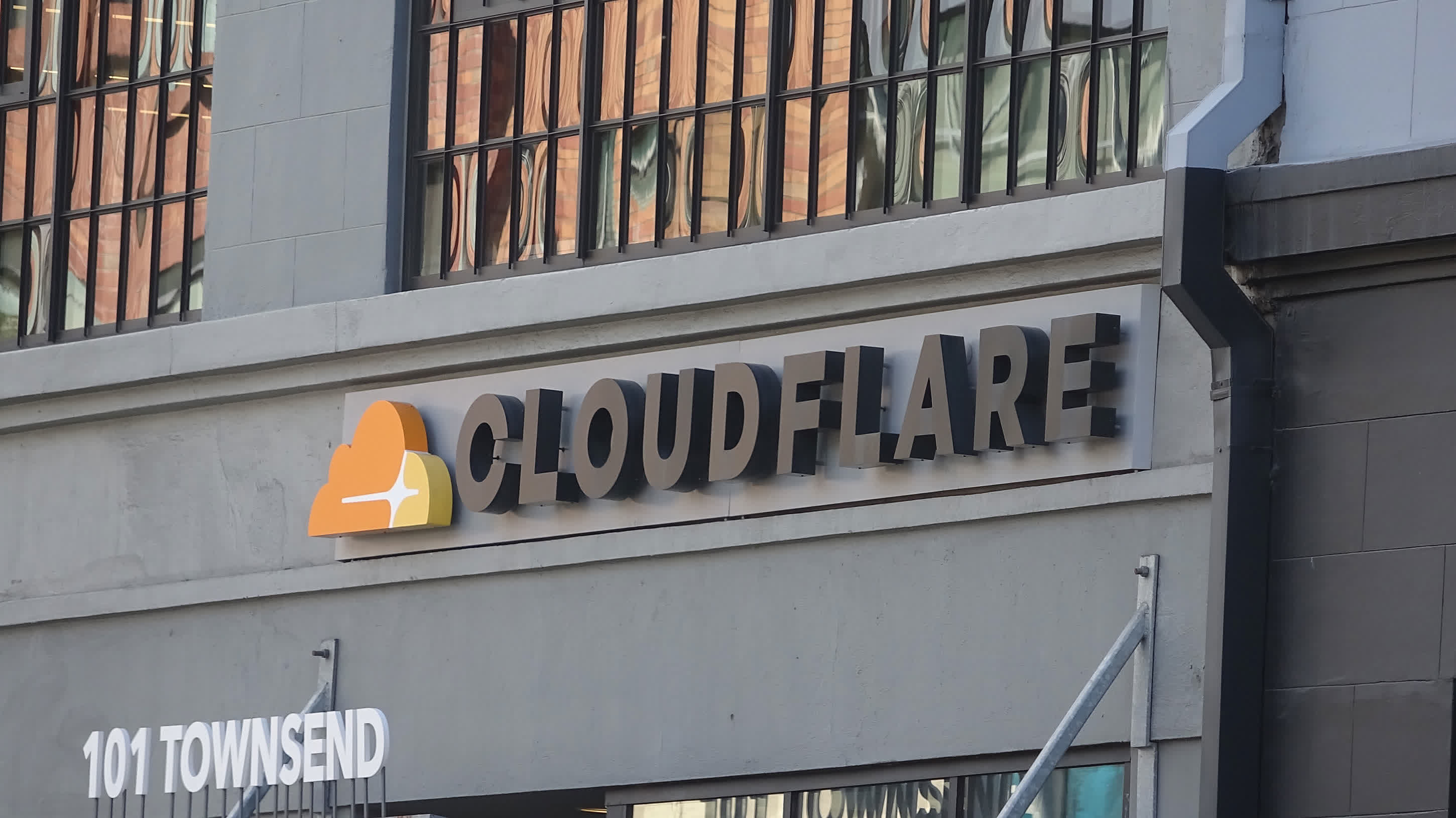 Cloudflare rejects demands to cancel its services in Russia