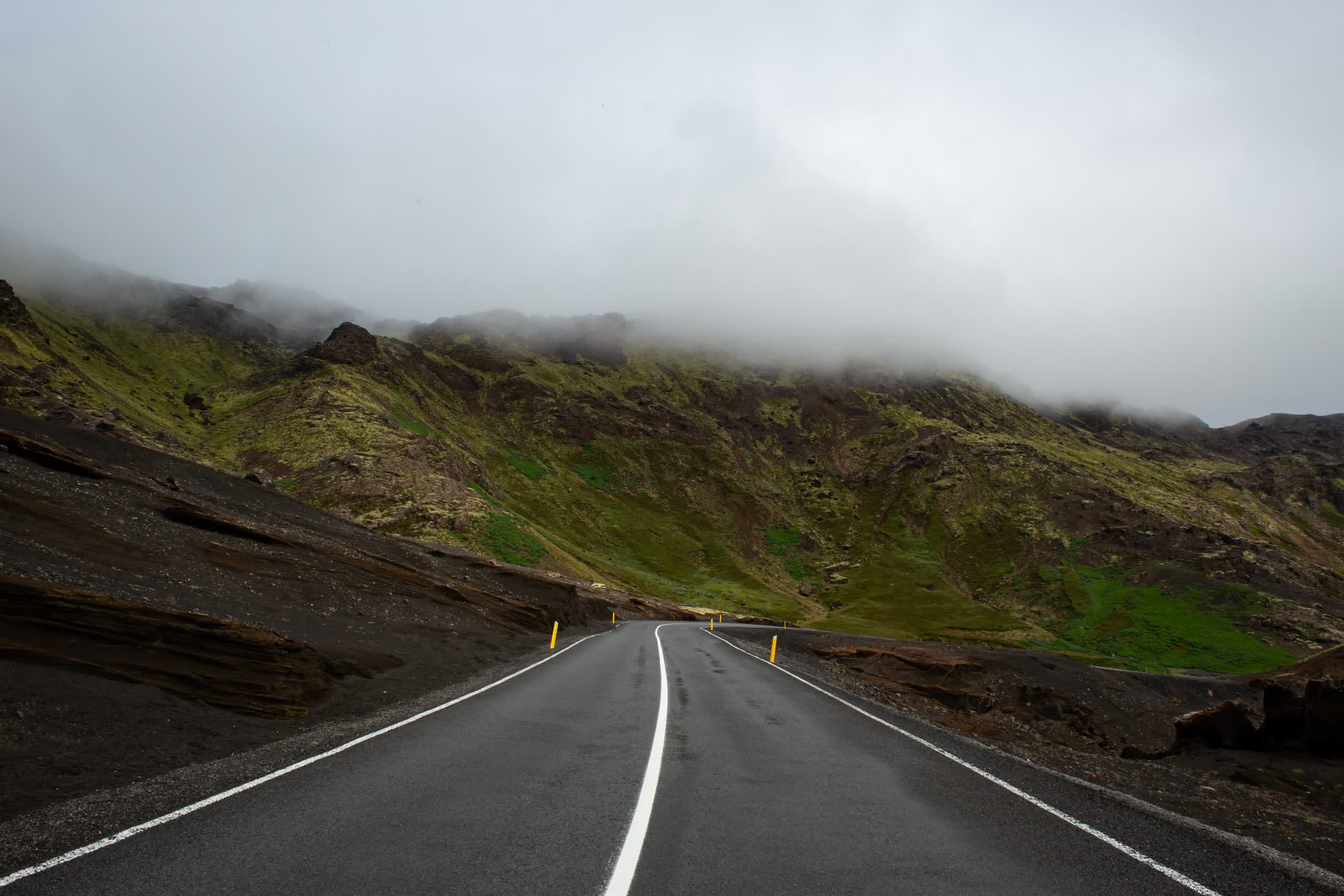 Google Maps will soon display traffic lights, stop signs, and