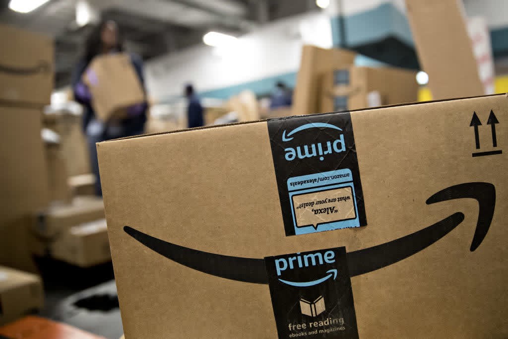 Amazon tells employees that a software error miscalculated their compensation