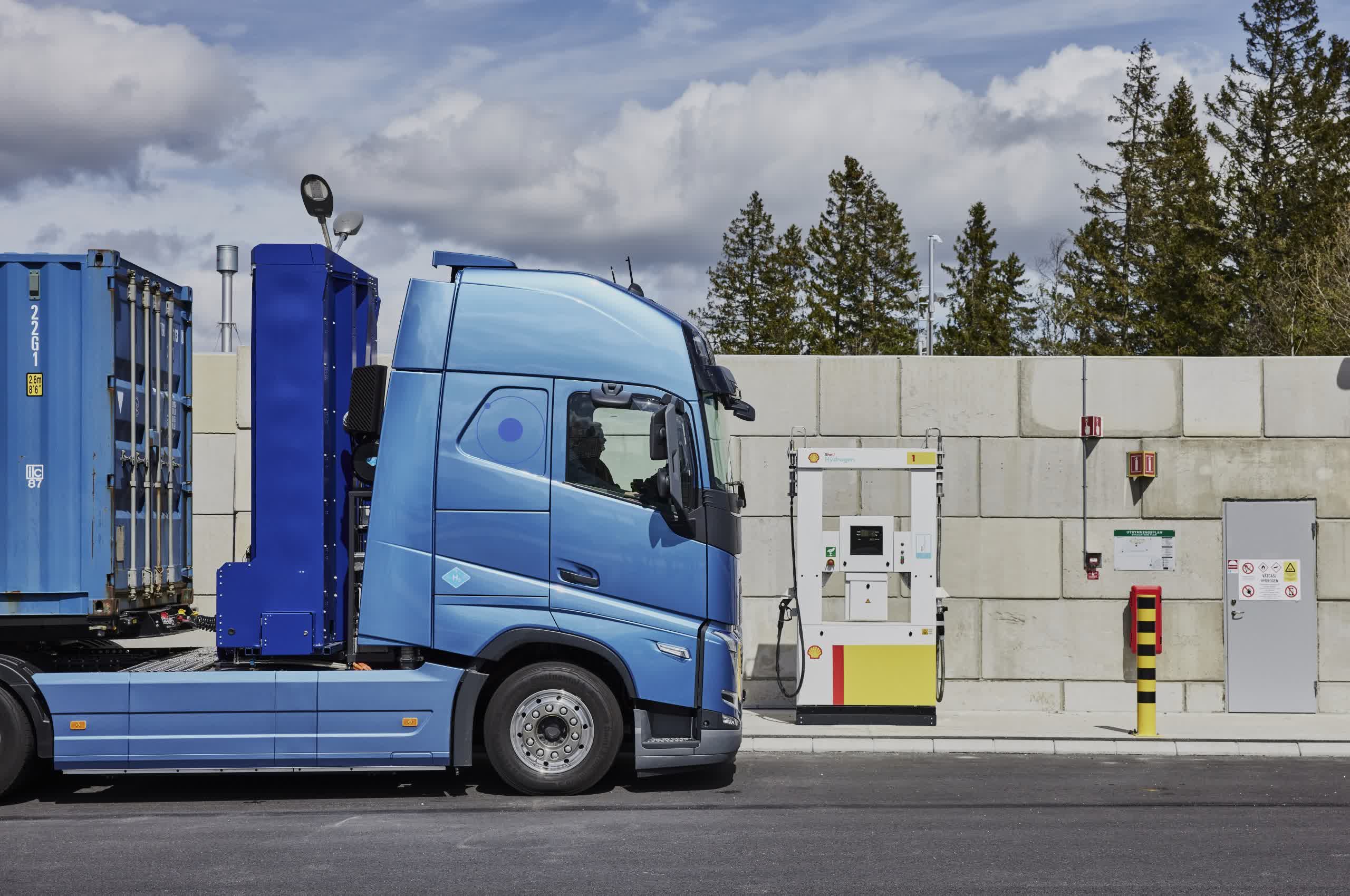 Upcoming hydrogen fuel cell semis from Volvo will have a 621-mile range