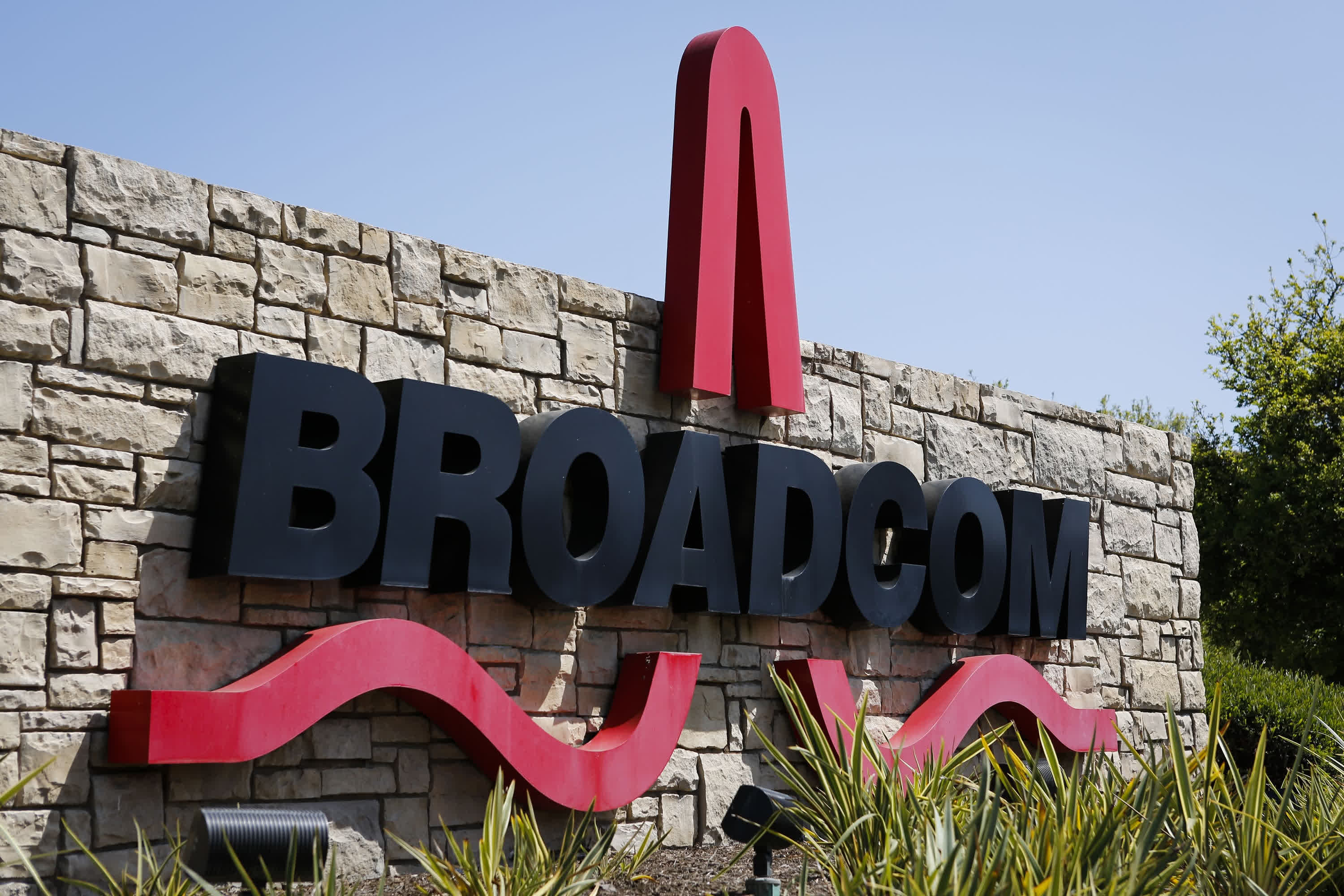 The European Commission is investigating Broadcom's acquisition of VMware