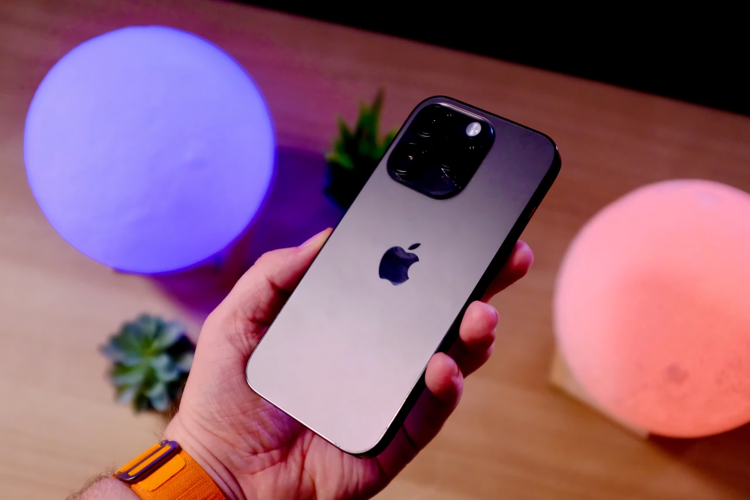 Smartphone Shipments Dip To Lowest Seen In A Decade 17 percent Decline 