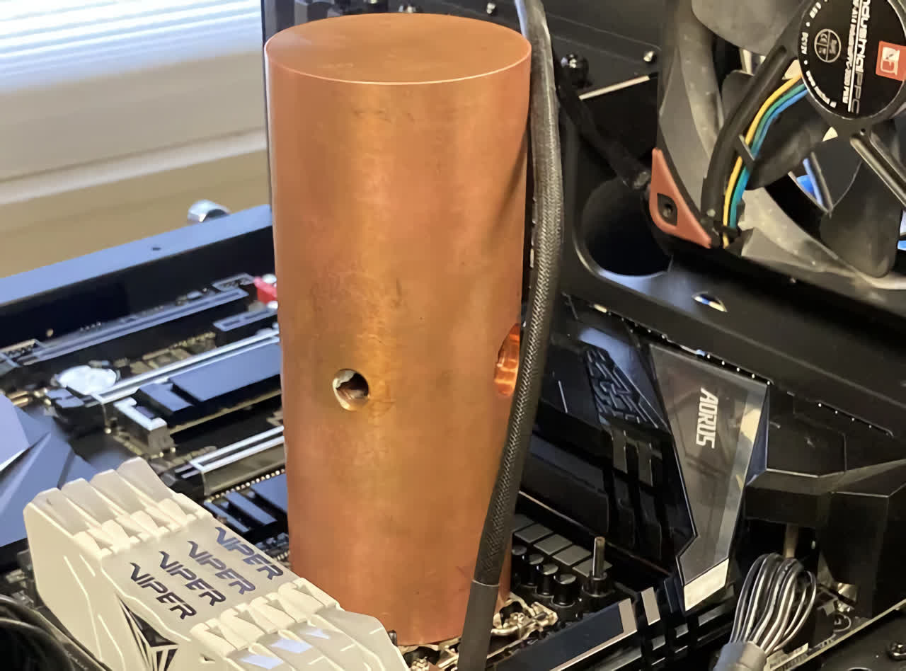 This 8-pound copper cylinder can cool an Intel Core i9 CPU pretty effectively