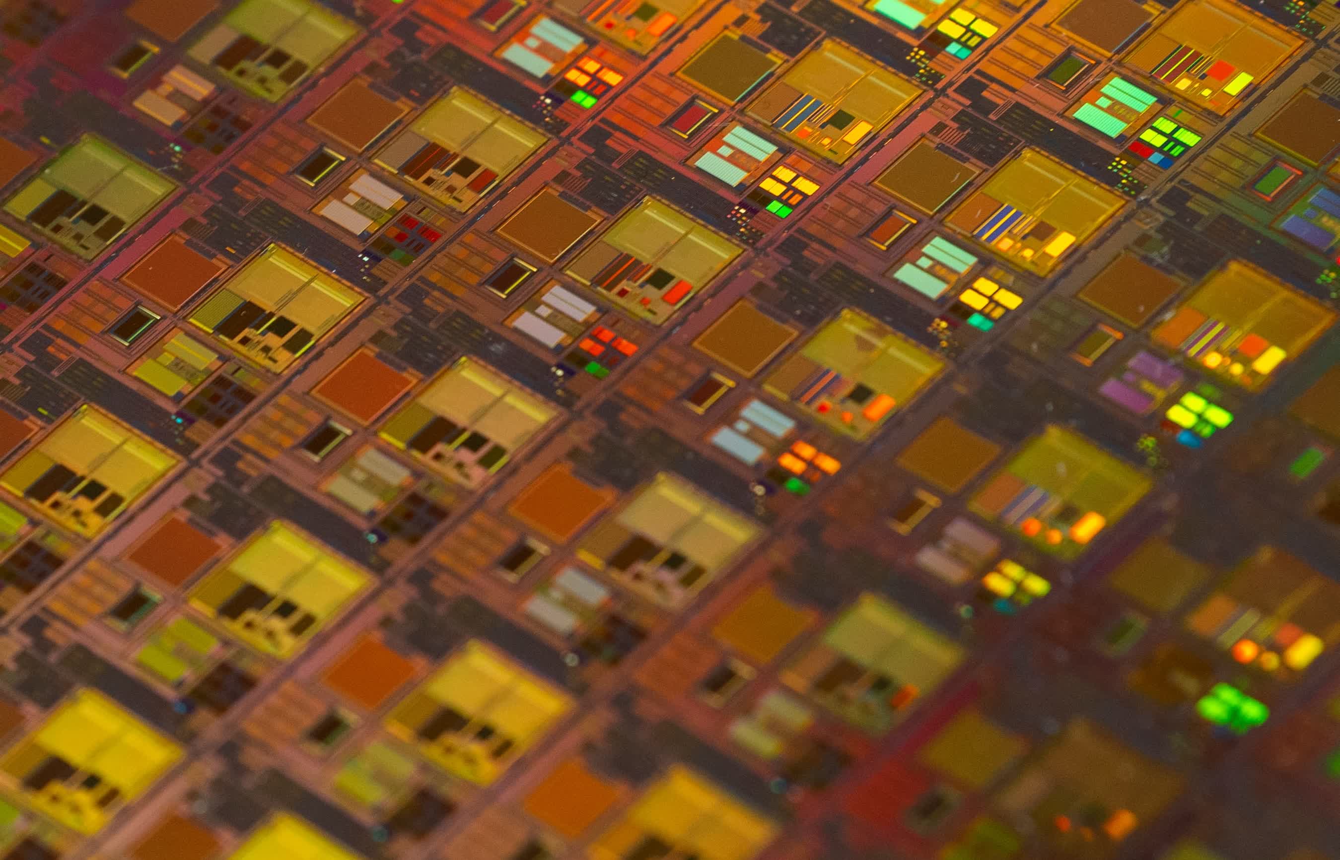 Google IT hardware manager says Moore's Law has been dead for 10 years