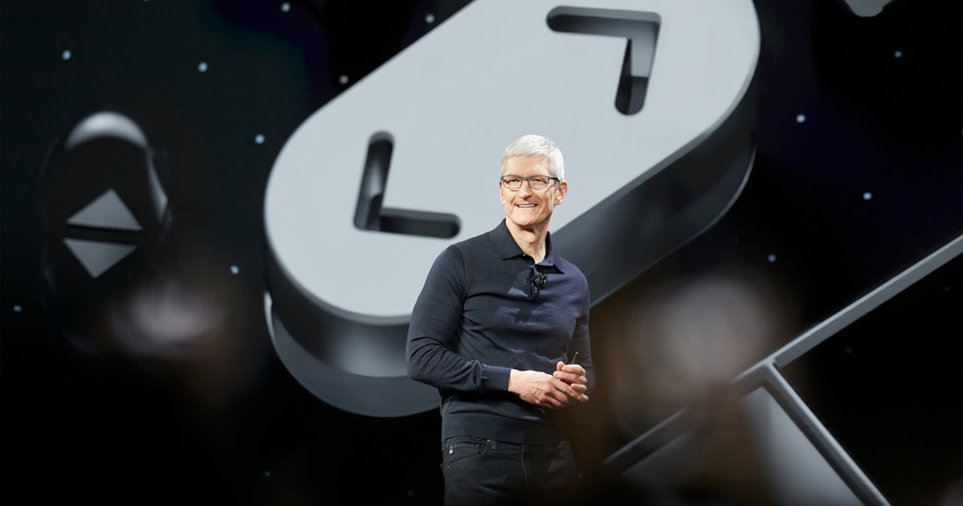 Tim Cook said to be rushing the launch of Apple's mixed reality headset despite objections from his team