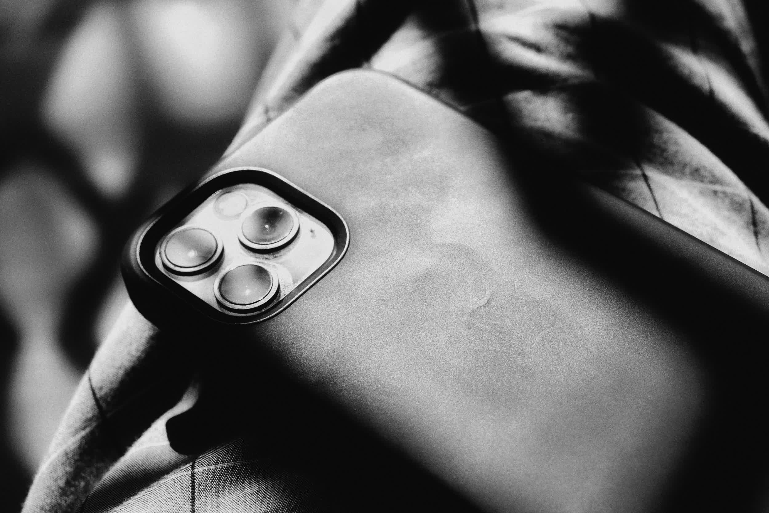 Almost everyone wins in the business of selling used smartphones